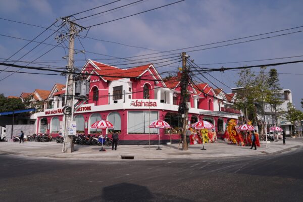 GRAND OPENING CELEBRATION OF FAHASA BOOKSTORE KIEN GIANG WITH A FRESH LOOK AT THE NEW LOCATION - FAHASA