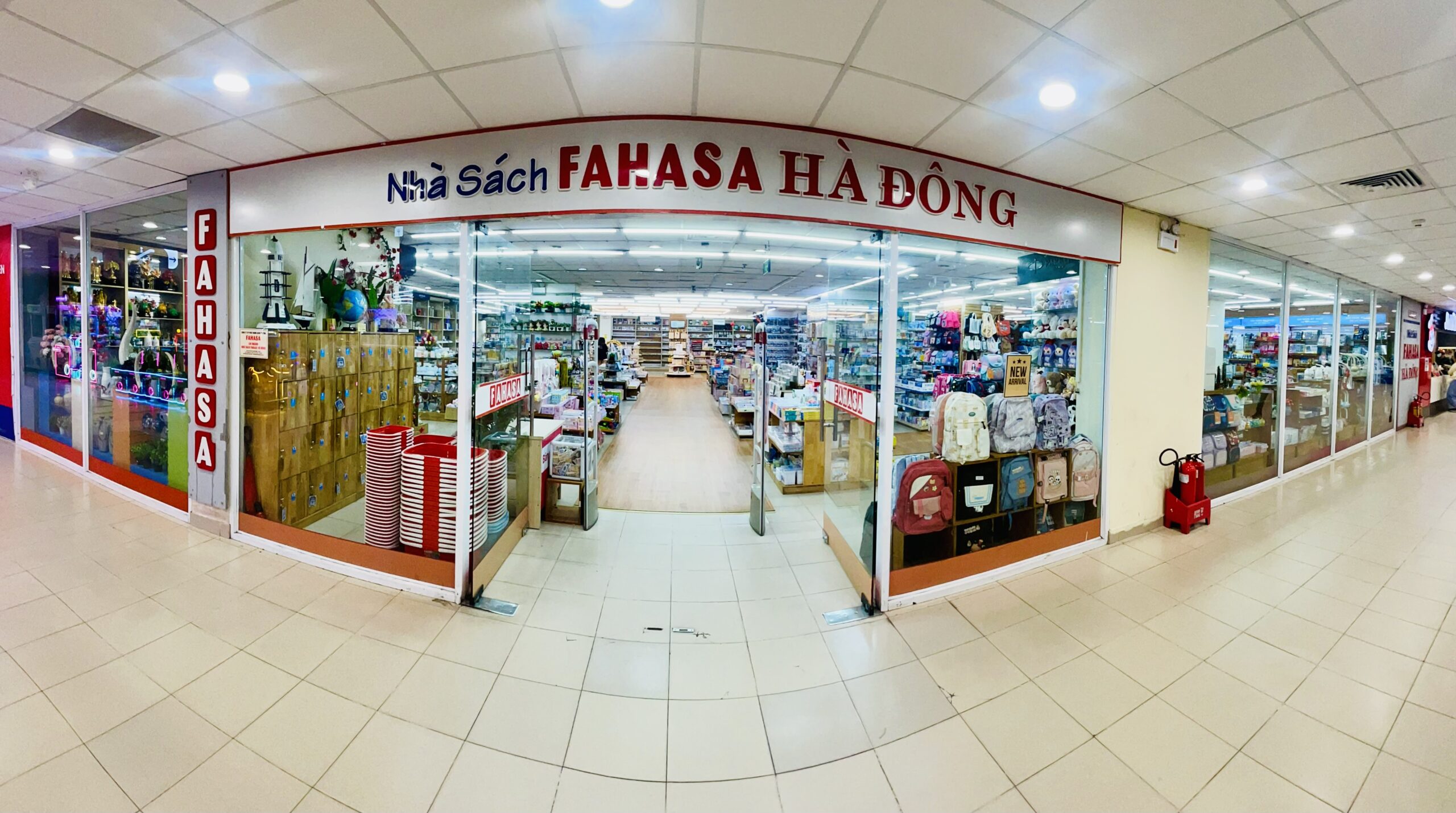 Nhà sách FAHASA Hà Đông