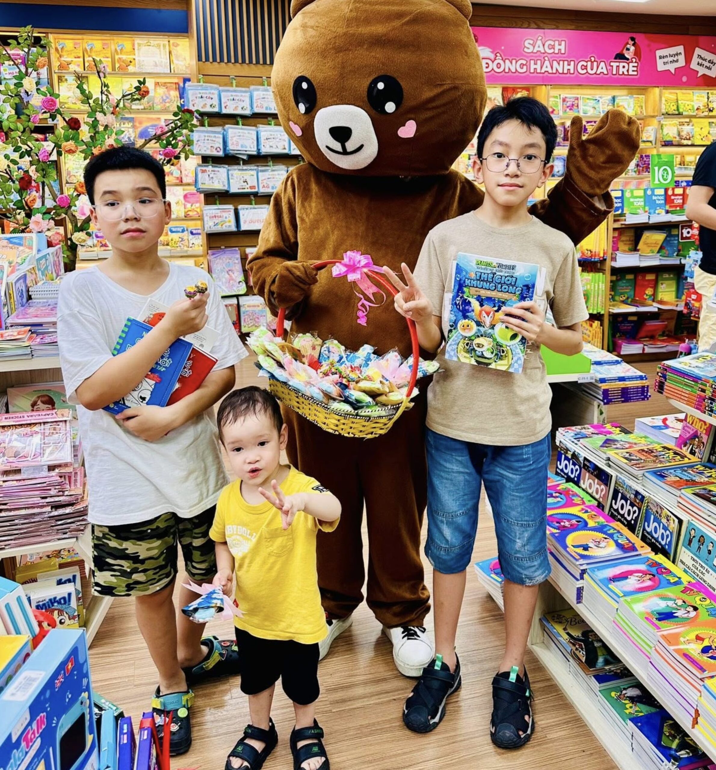 Nhà sách FAHASA Hà Nội -02