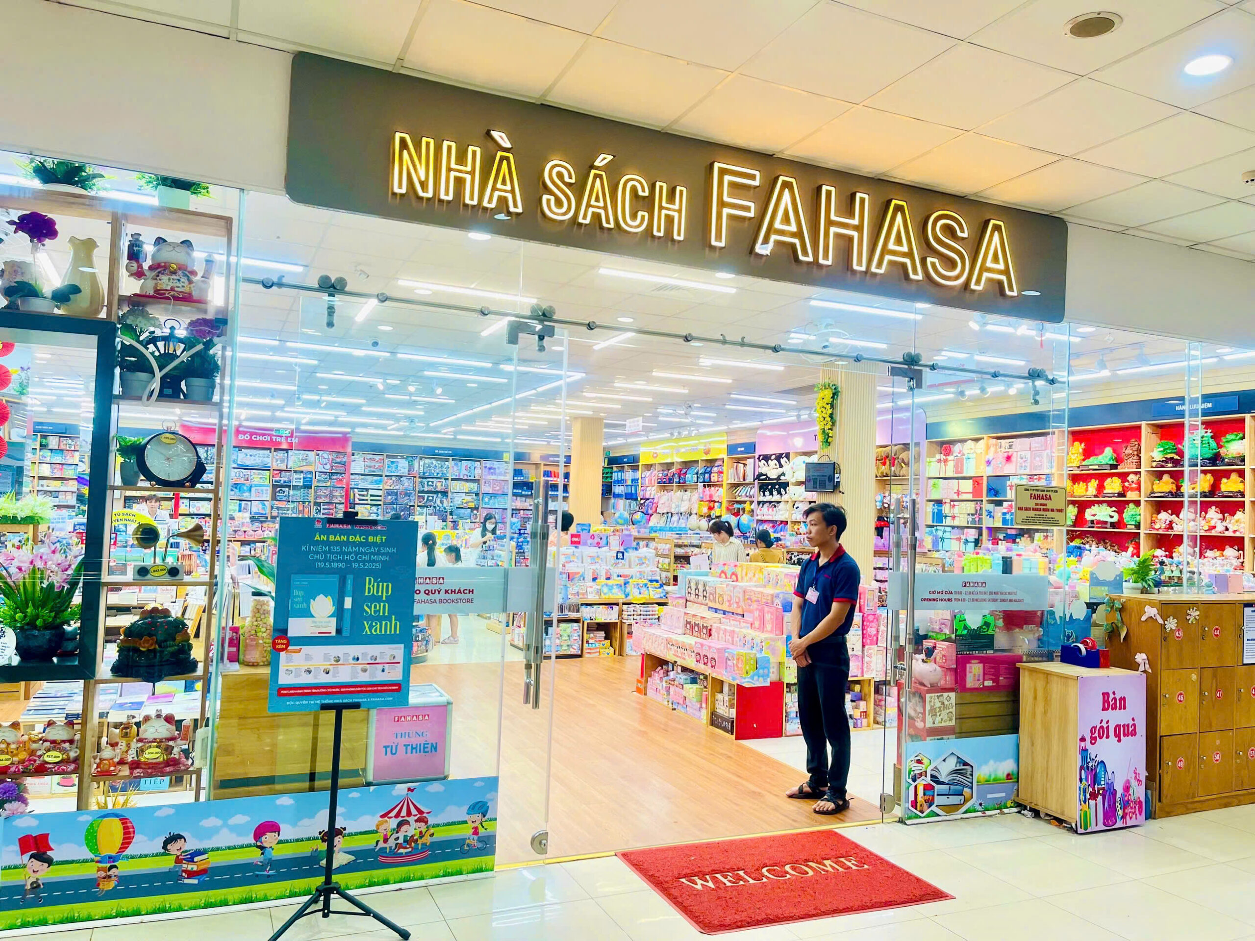 nhà sách FAHASA Buôn ma thuột