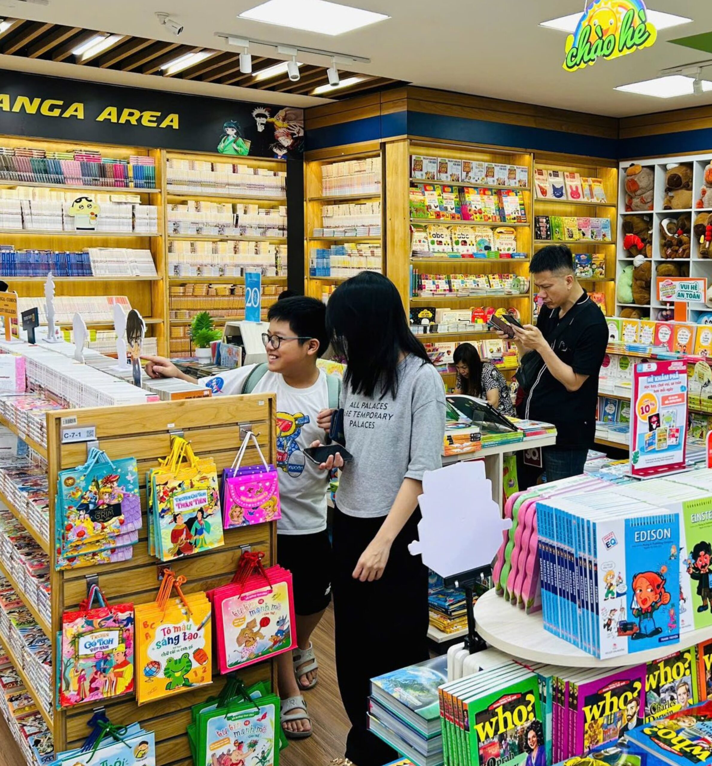 Nhà sách FAHASA Hà Nội -01