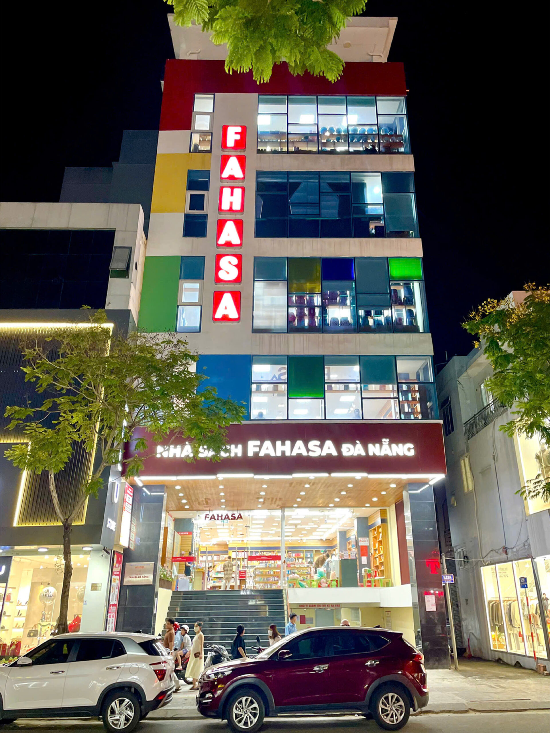 Mặt tiền - Nhà sách FAHASA Đà Nẵng(1)