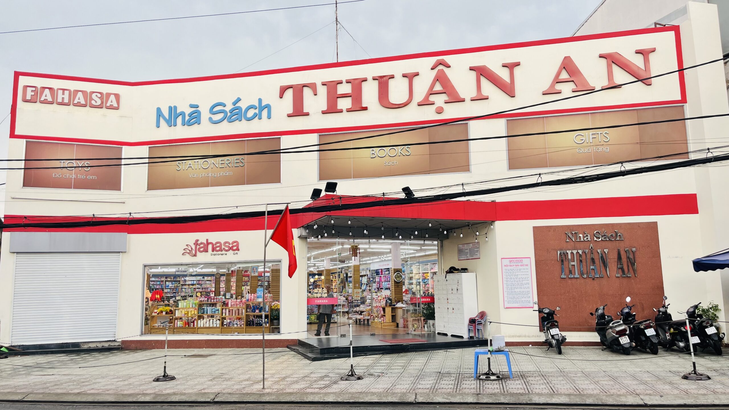 Nhà sách Thuận An