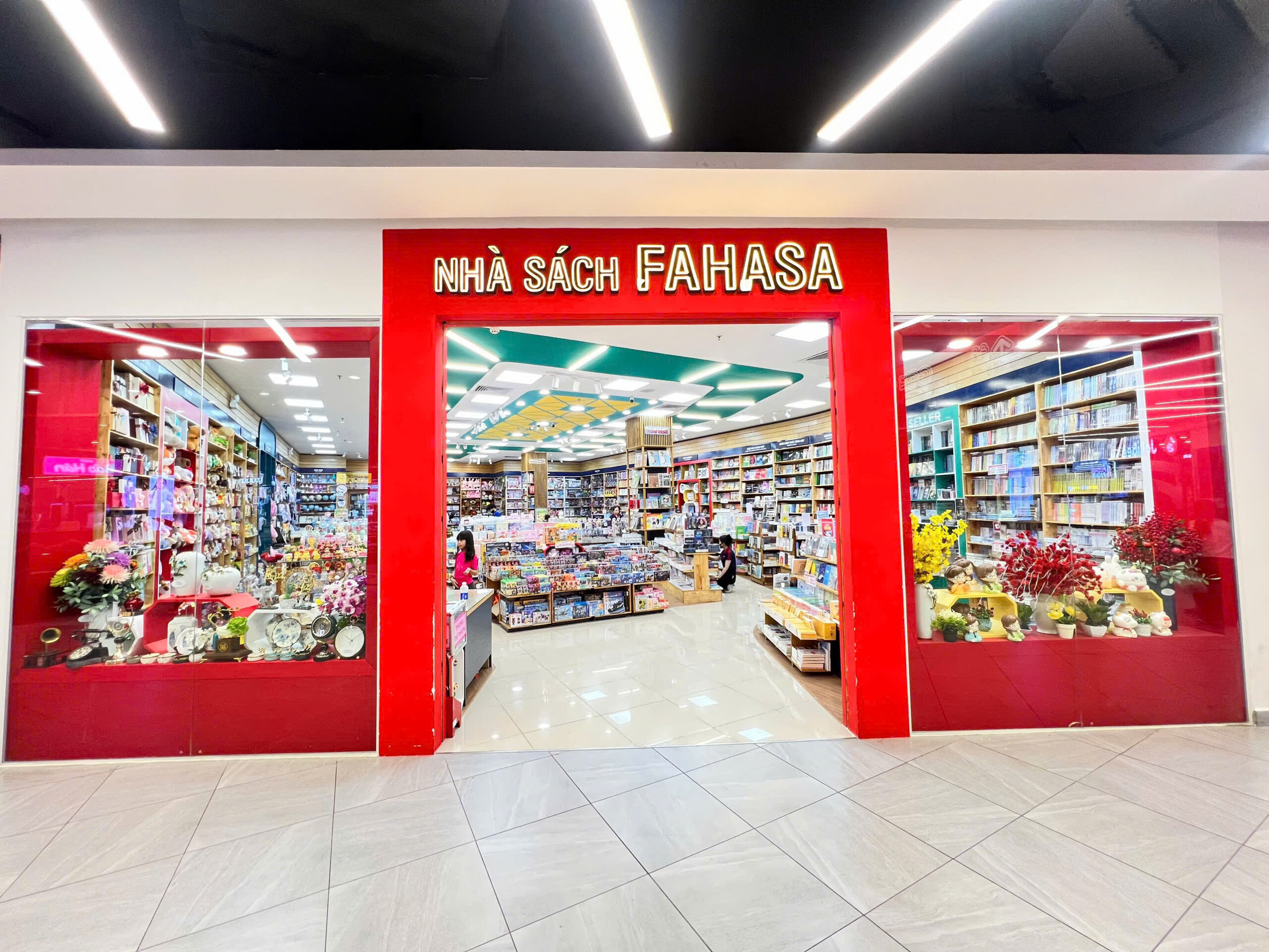 Nhà sách FAHASA Tân Hiệp