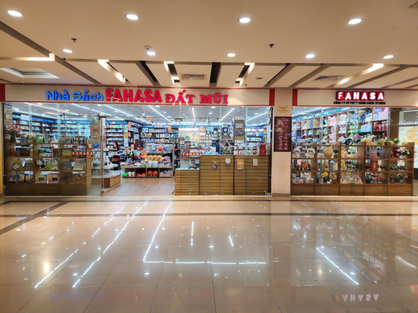 Nhà sách FAHASA Đất Mũi
