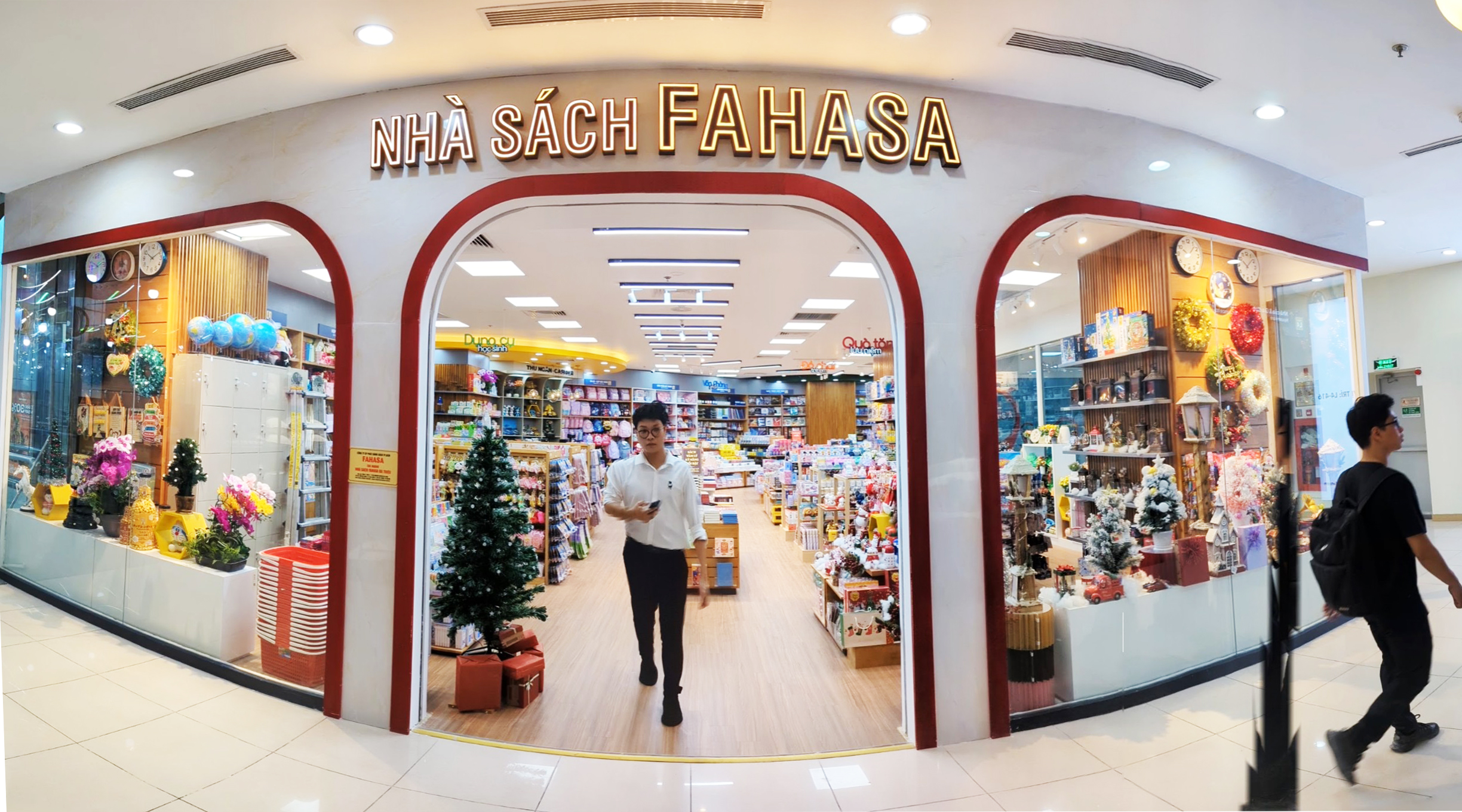 NHA SACH FAHASA BA TRIEU