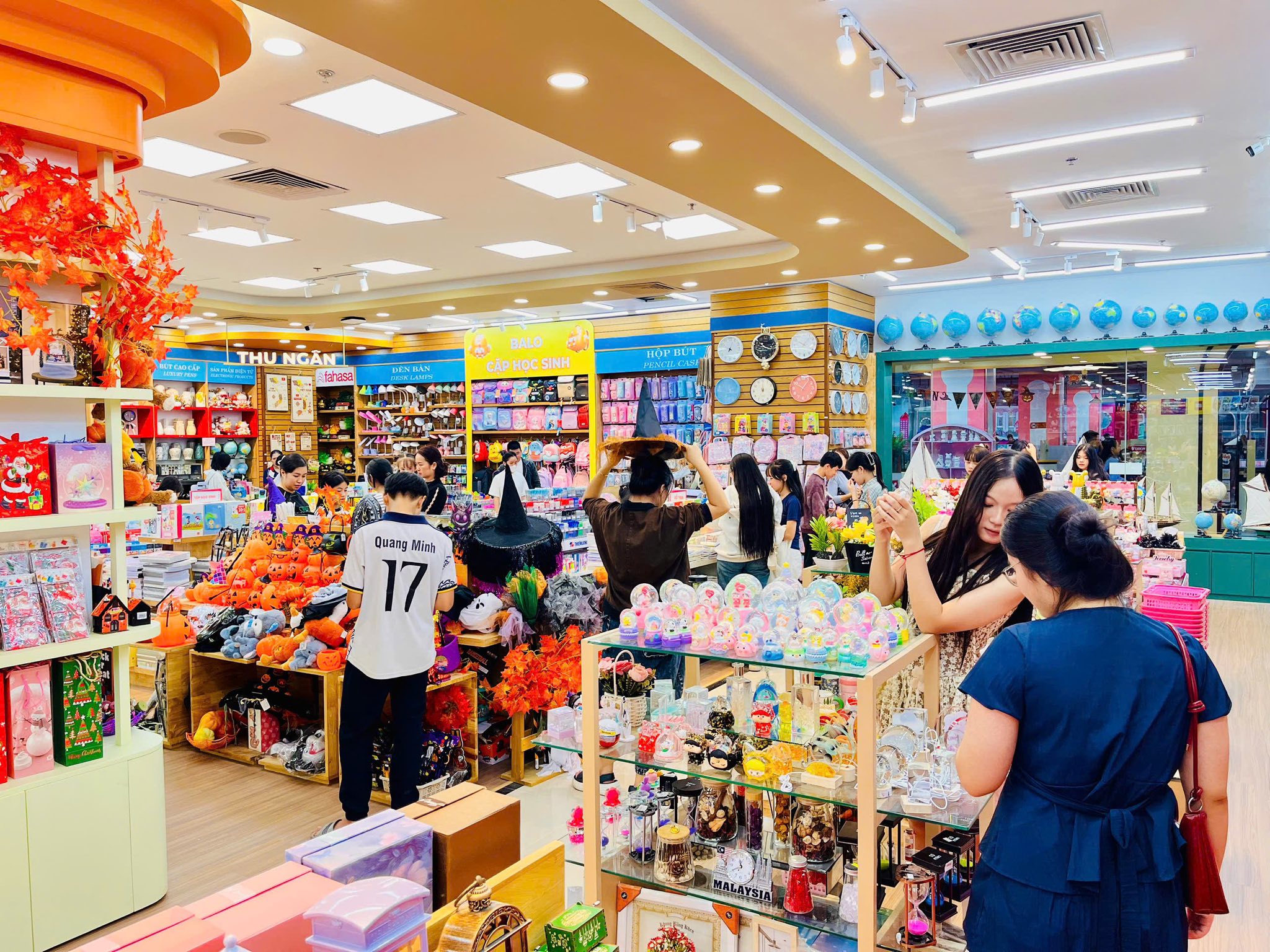 NHA SACH FAHASA LAM SON 01