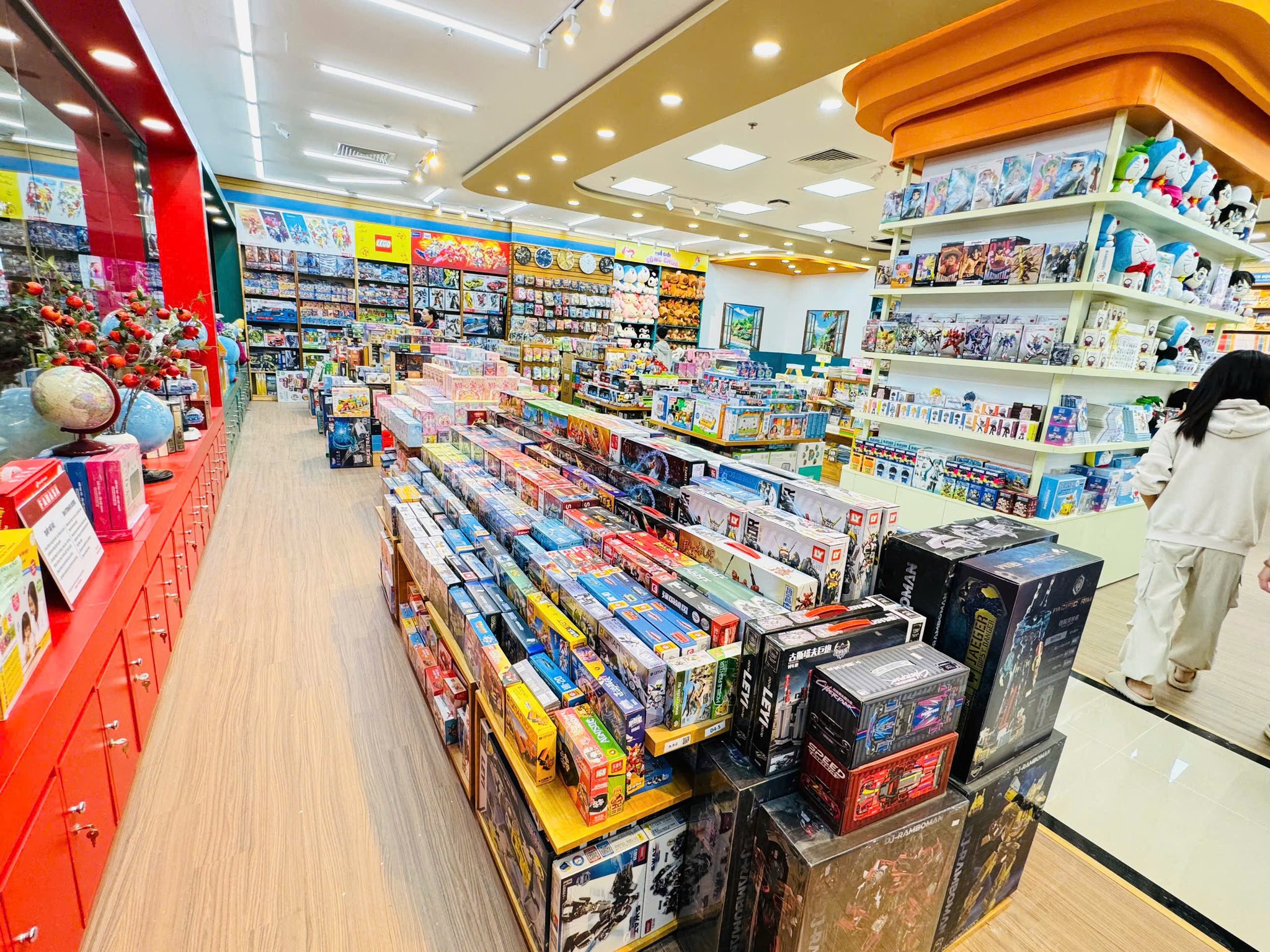 Nhà sách FAHASA Lam Sơn