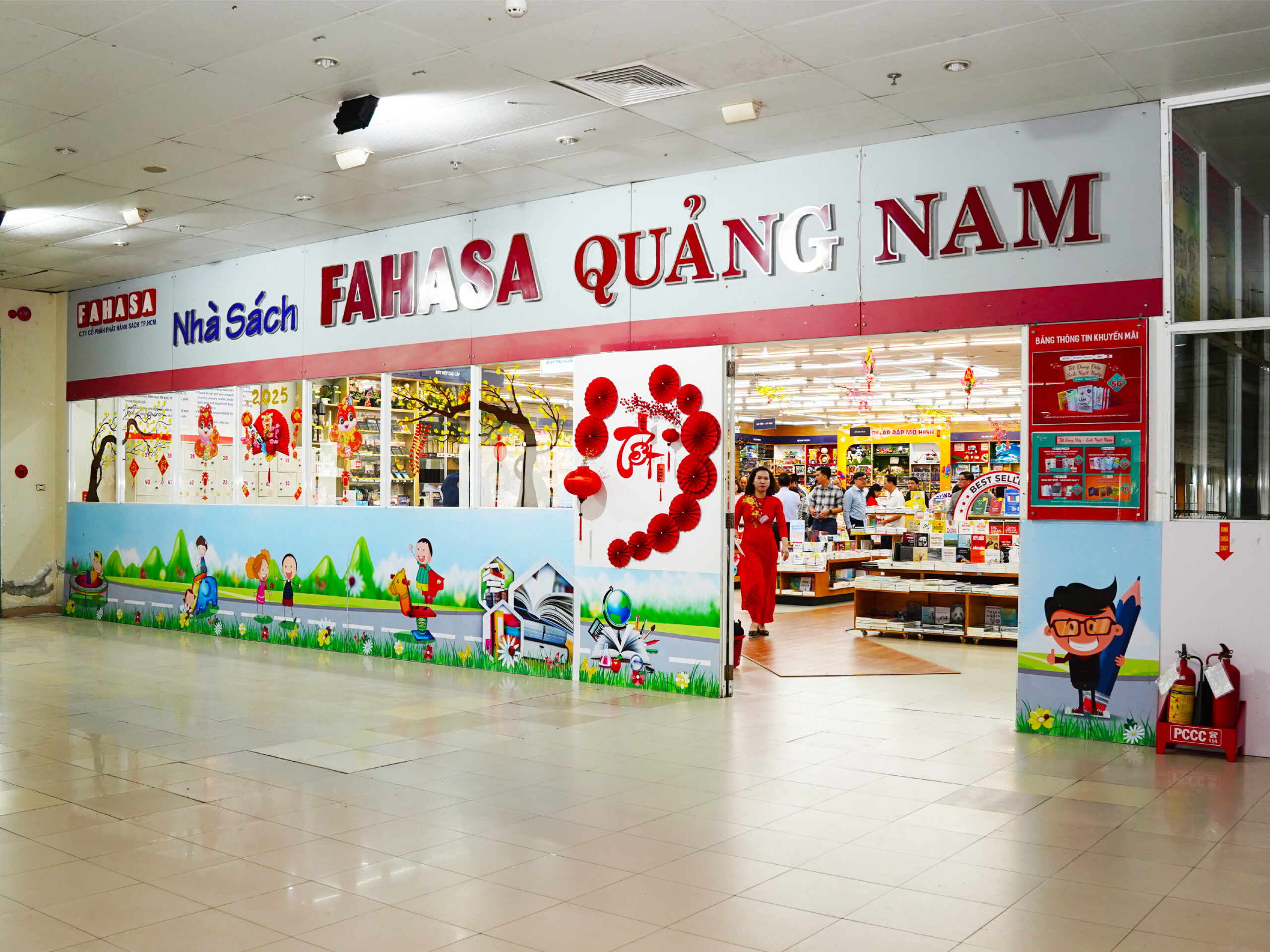 NHA SACH FAHASA QUANG NAM