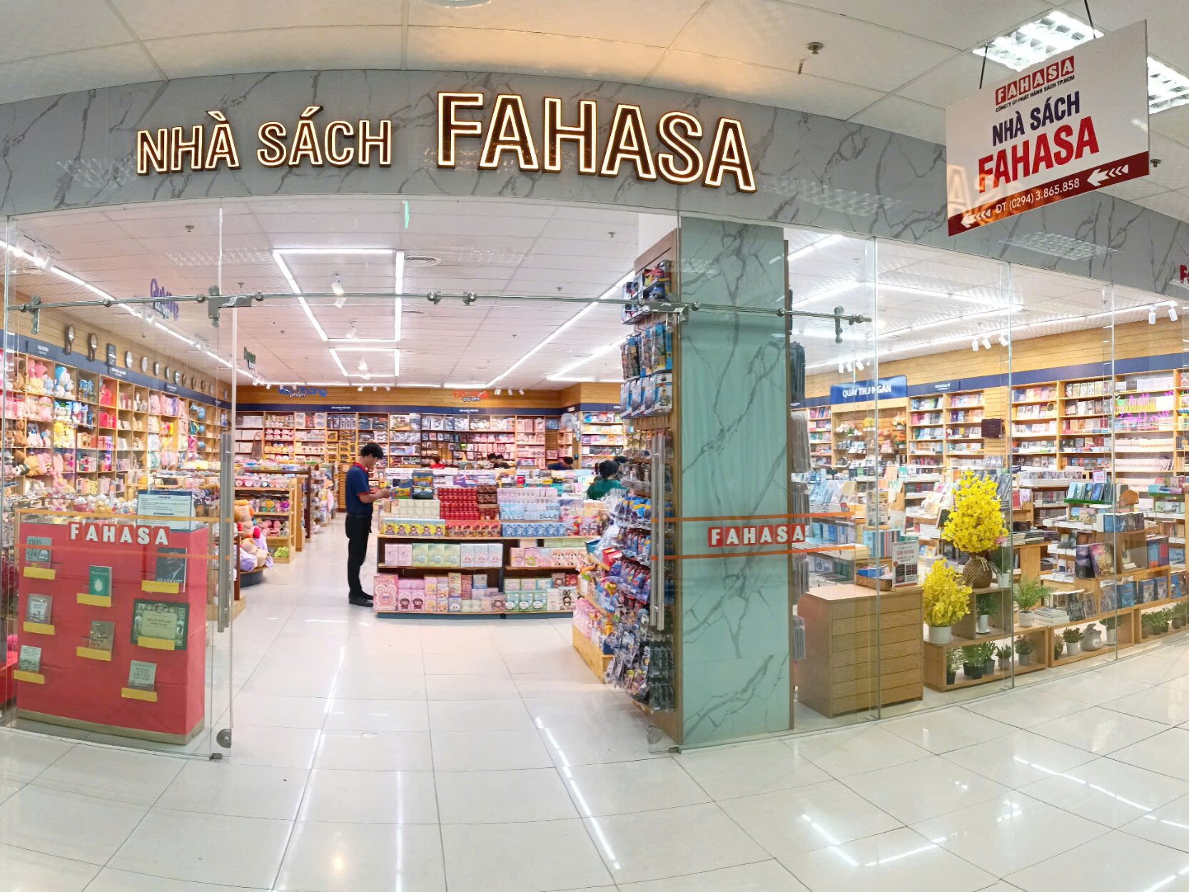 Nhà sách FAHASA Trà Vinh