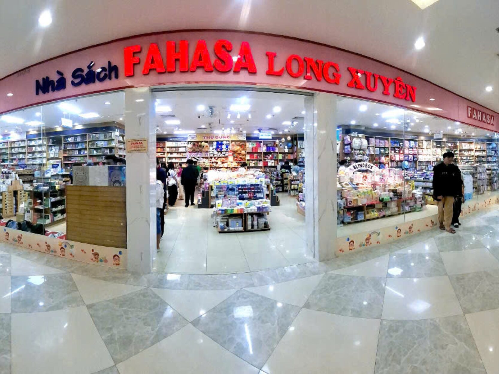 Nhà sách FAHASA Long Xuyên