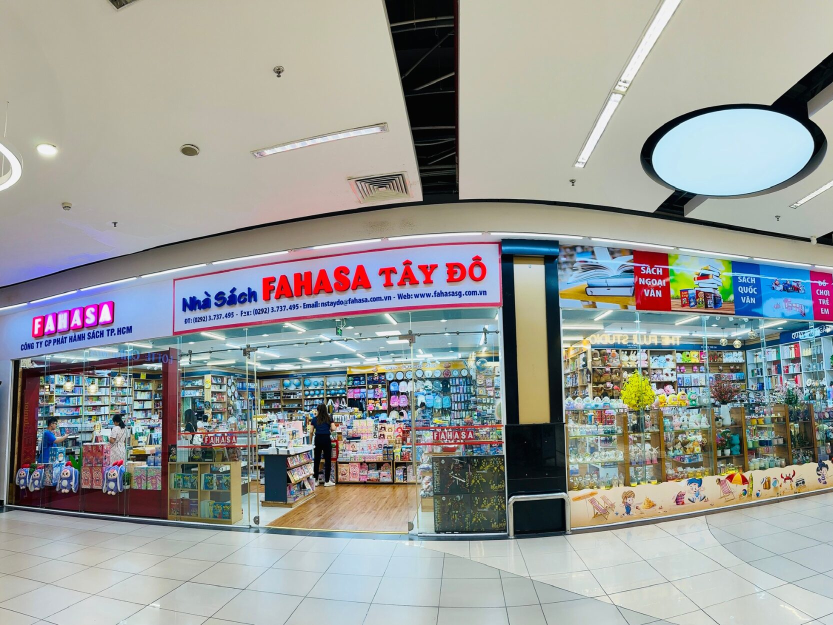 Nhà sách FAHASA Tây Đô