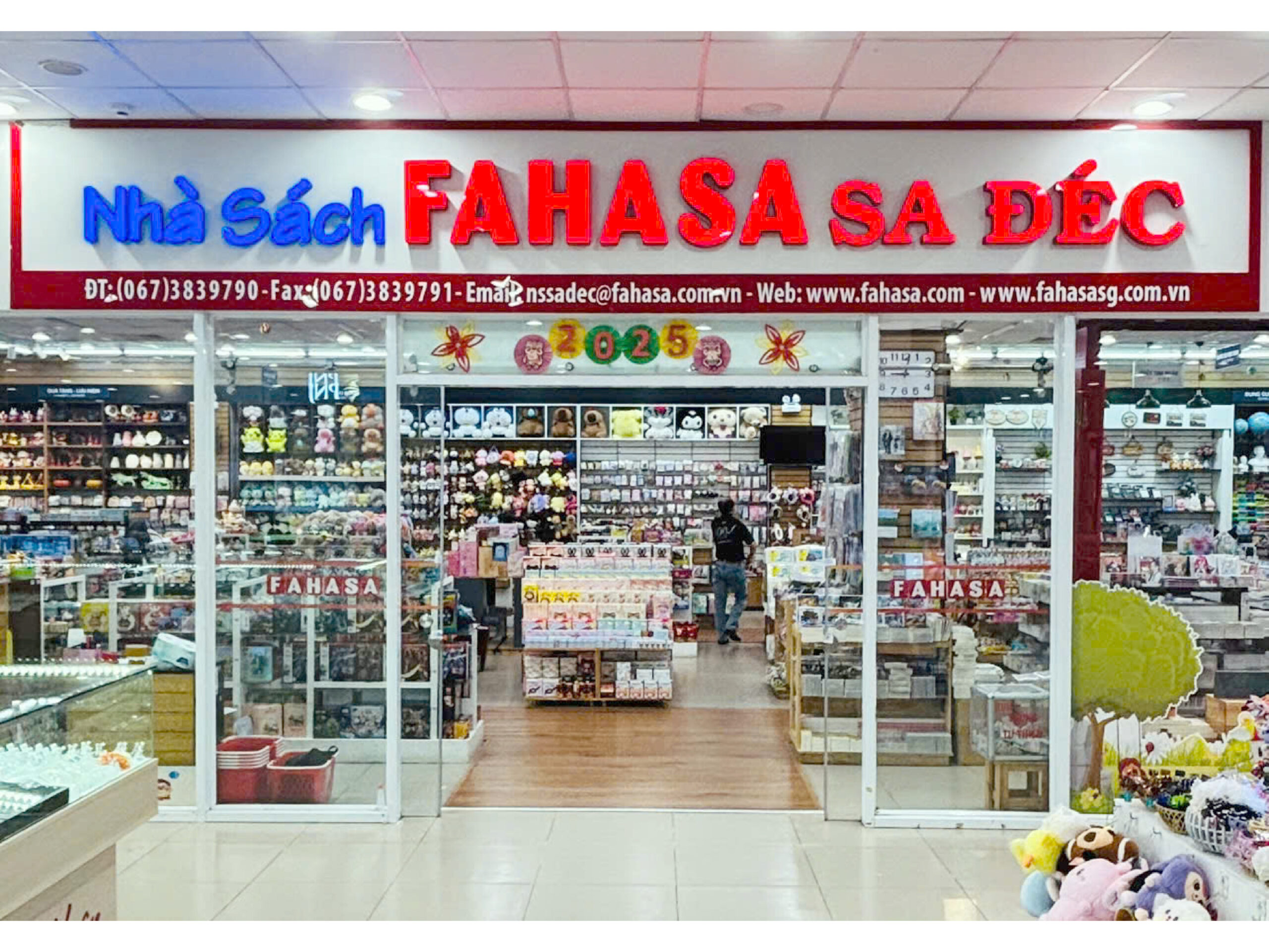 NHA SACH FAHASA SA DEC