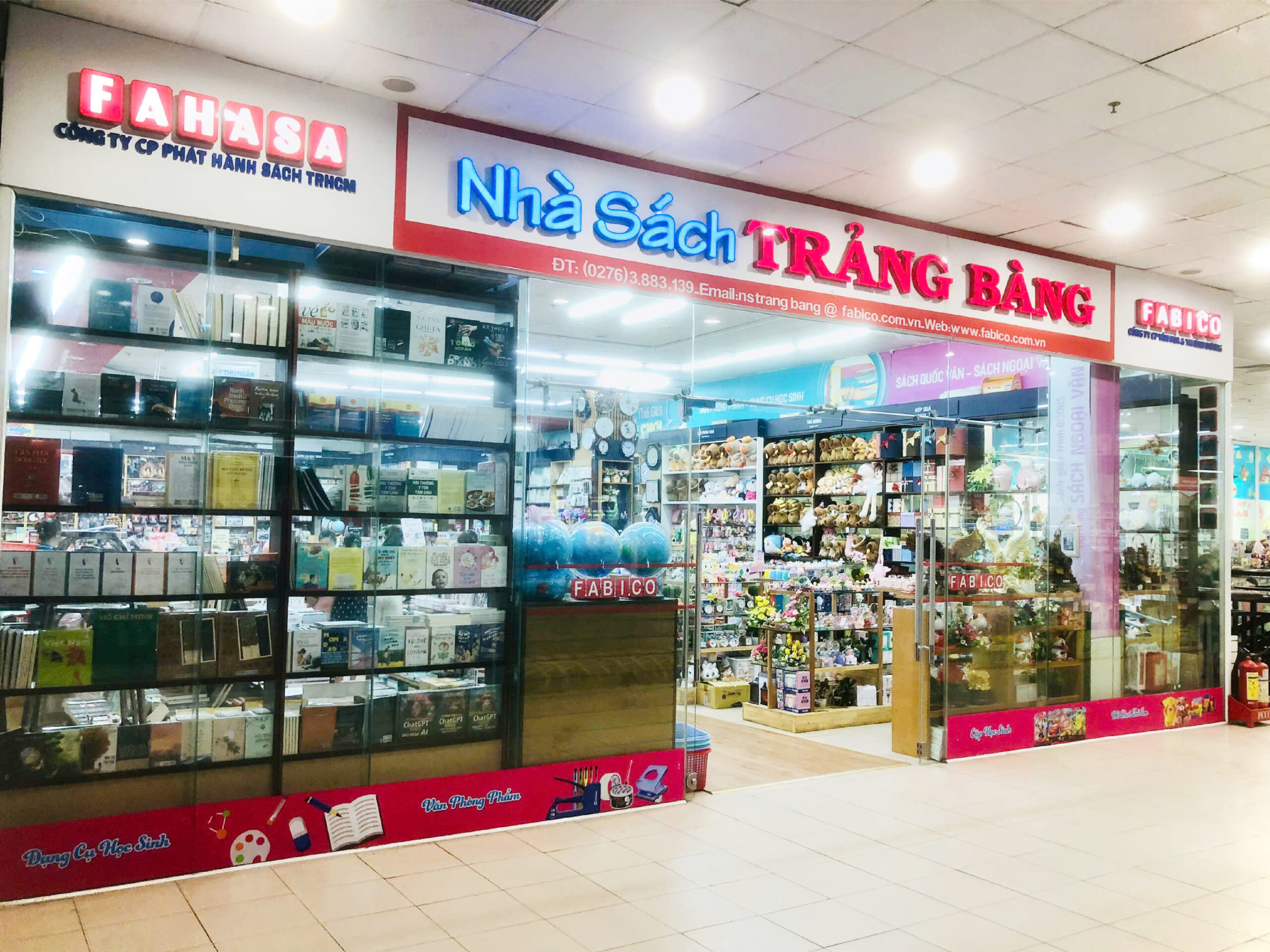 NHA SACH FAHASA TRANG BANG