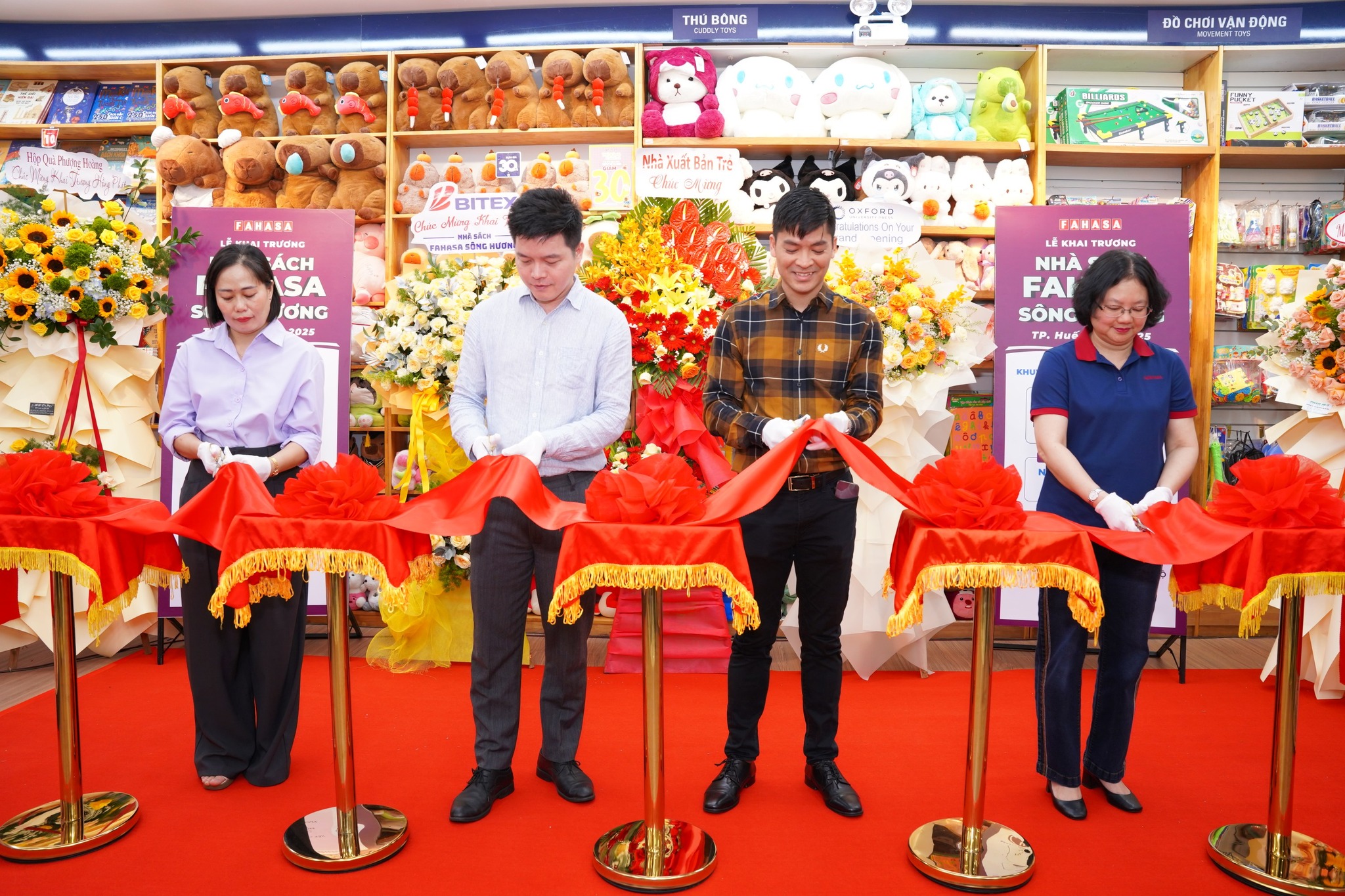 Khai trương nhà sách FAHASA Sông Hương