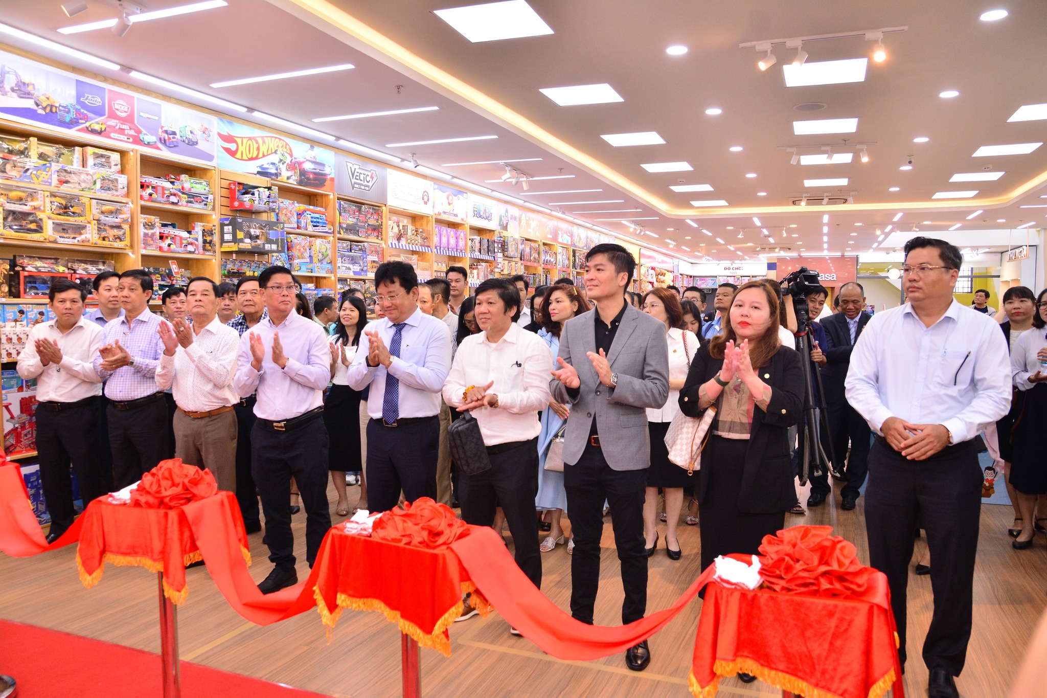 Nhà sách Tân Bình - Nhà sách Thủ Đức