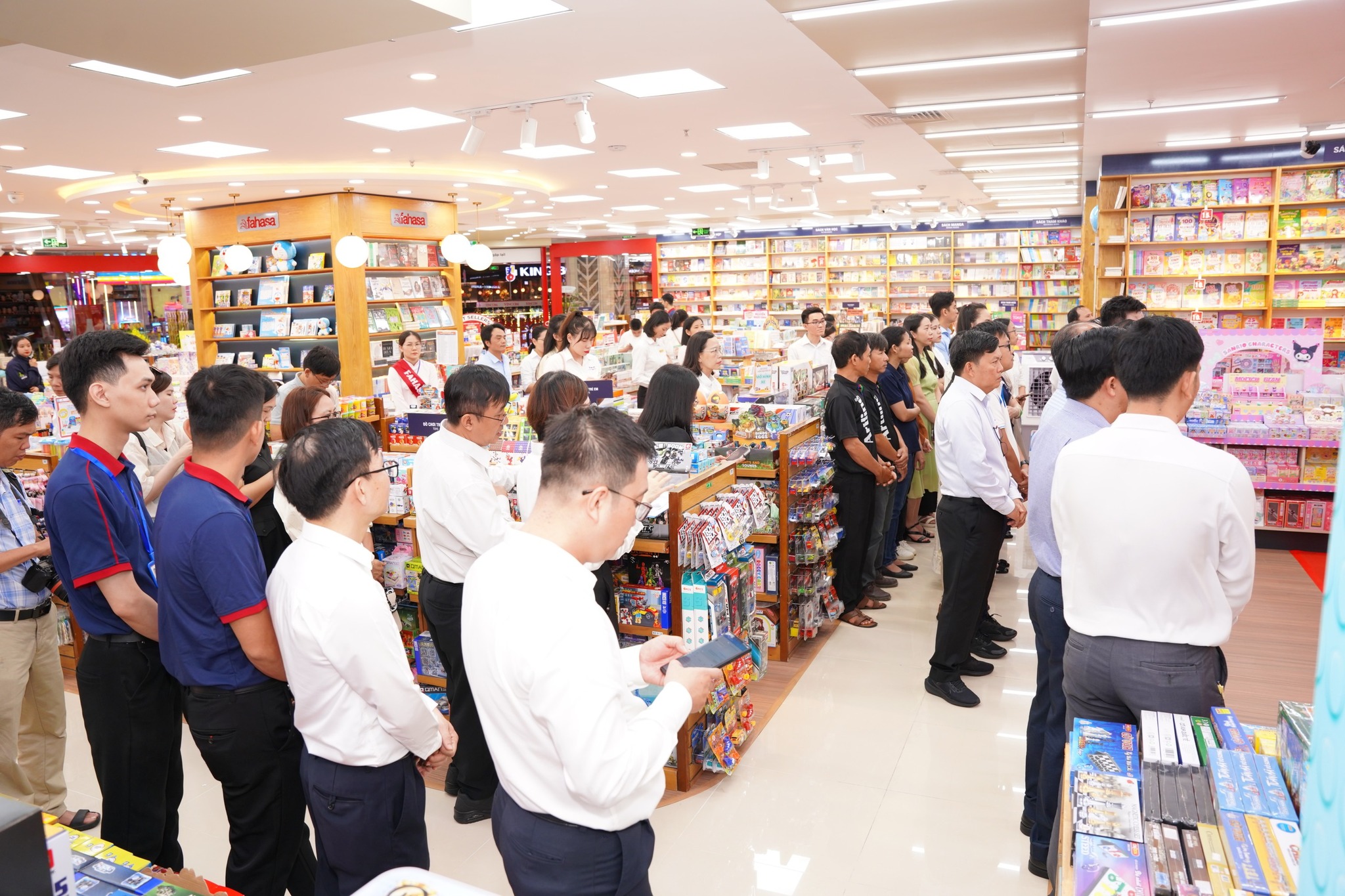 nhà sách FAHASA Sông Hương