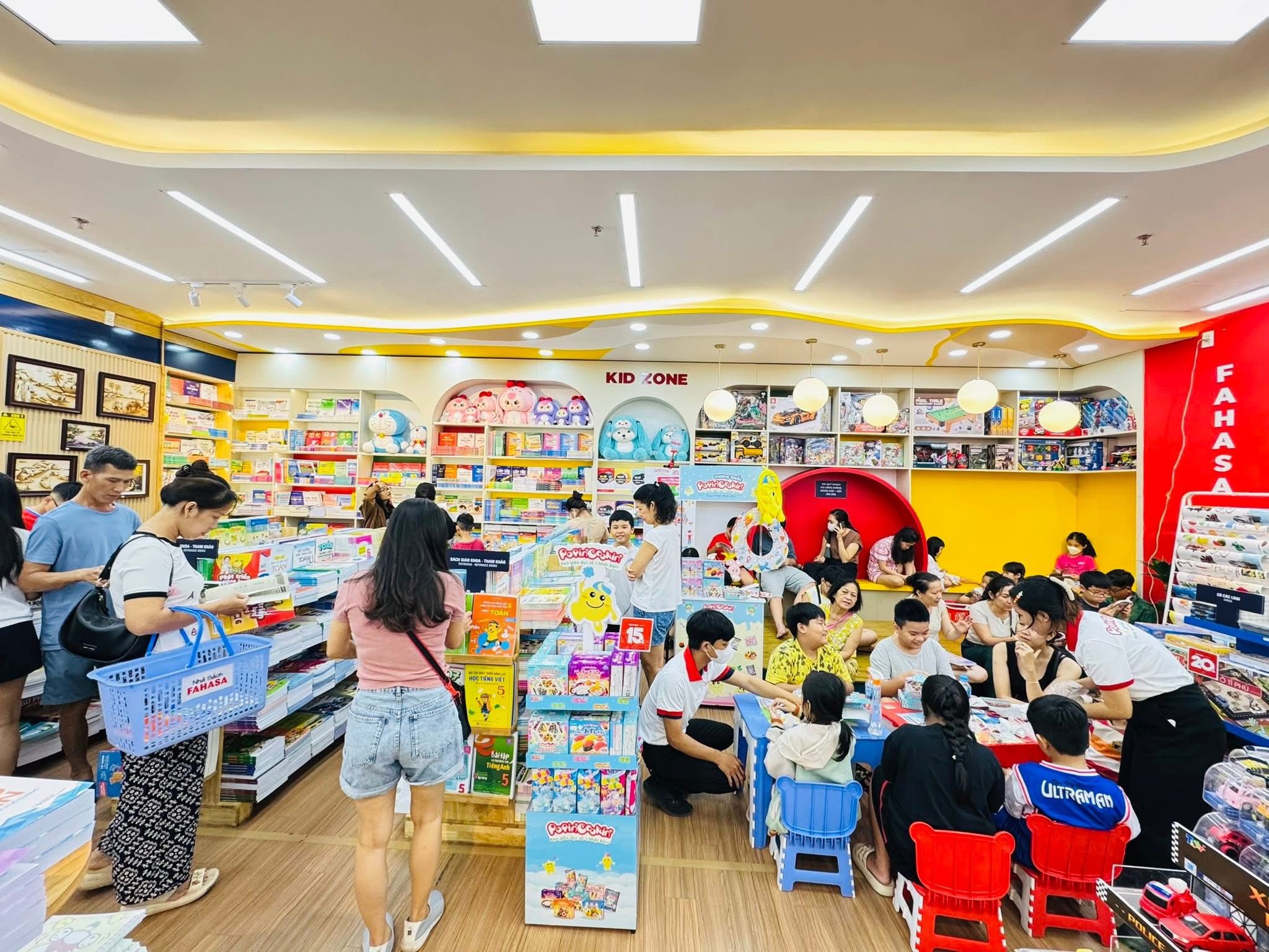 FAHASA – KẾT NỐI TRI THỨC, CHẠM ĐẾN CẢM XÚC