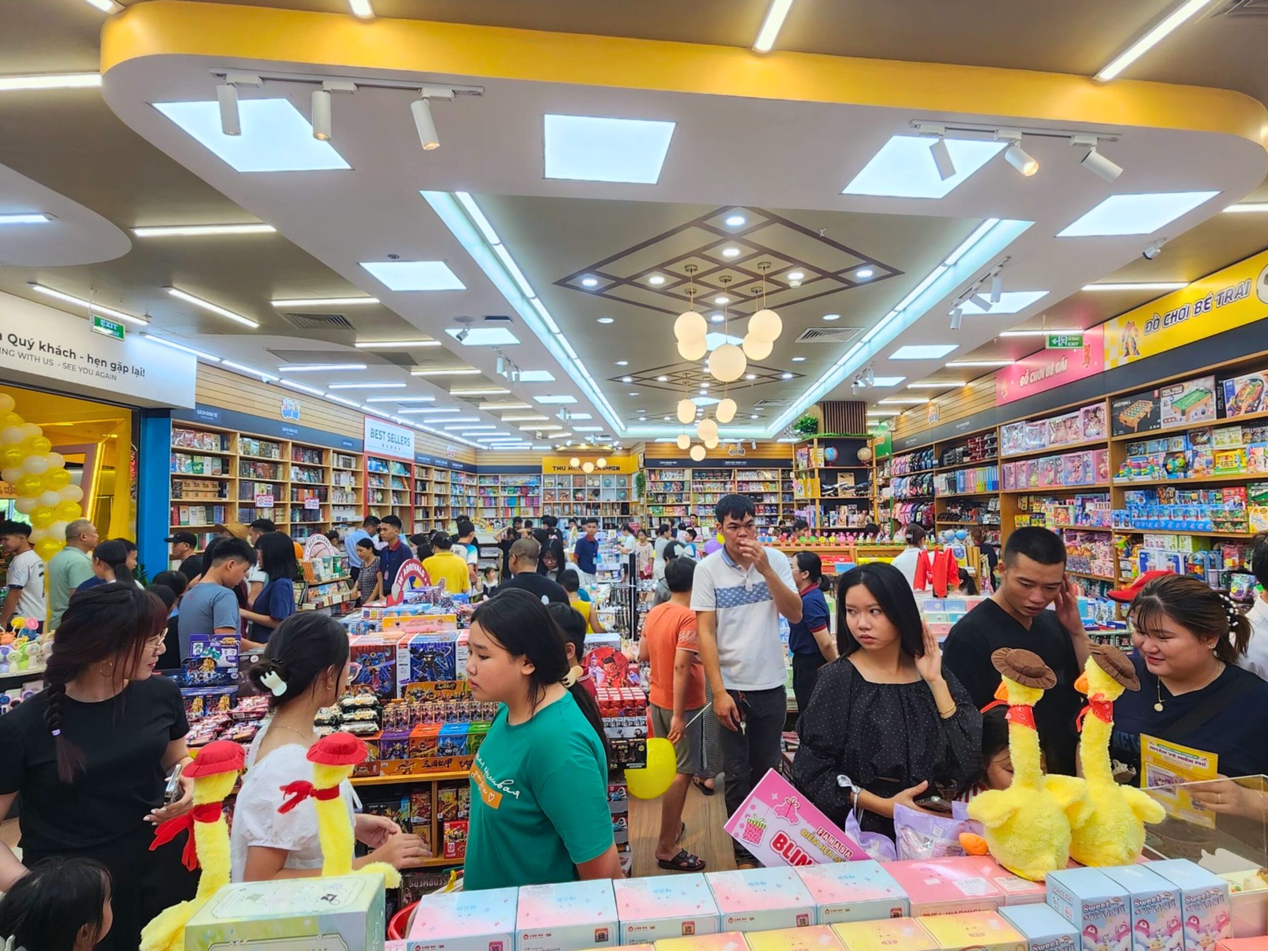 Nhà sách FAHASA Phố Hiến
