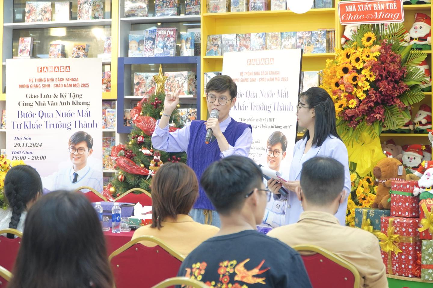 GẶP GỠ NHÀ VĂN ANH KHANG – GIAO LƯU VÀ KÝ TẶNG SÁCH tại Nhà sách FAHAASA Tân Định