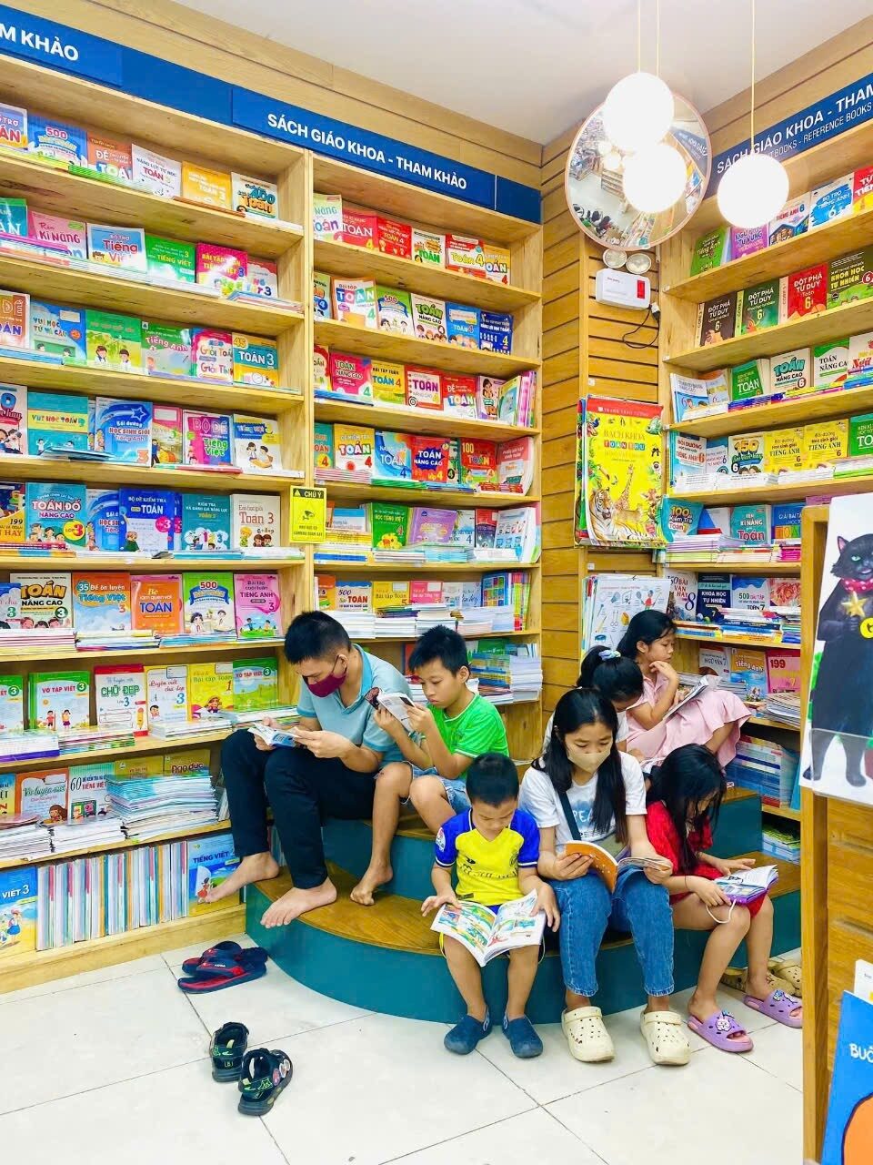 khi niềm vui tuổi thơ bắt đầu từ FAHASA