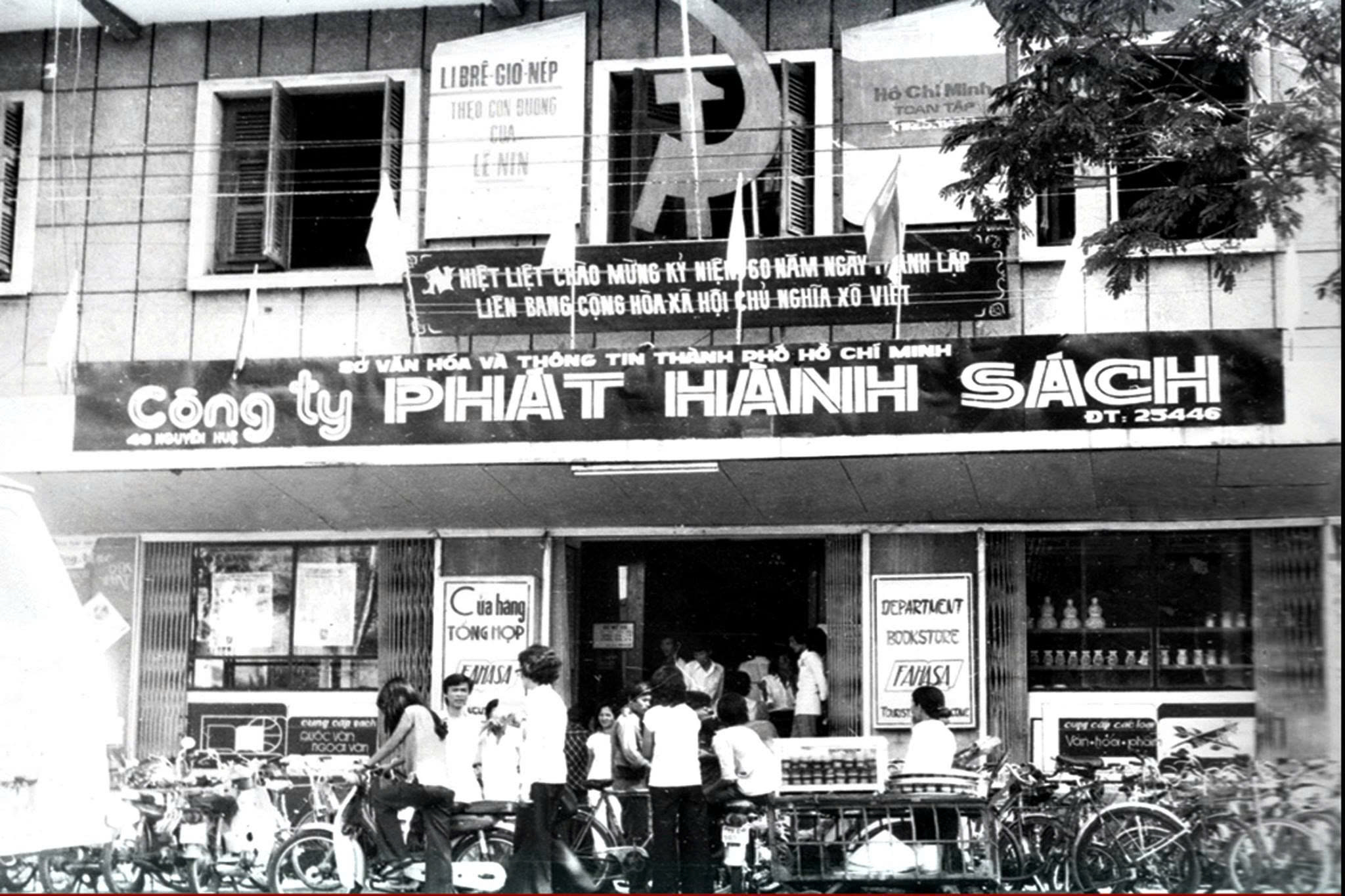 nha sach nguyen hue