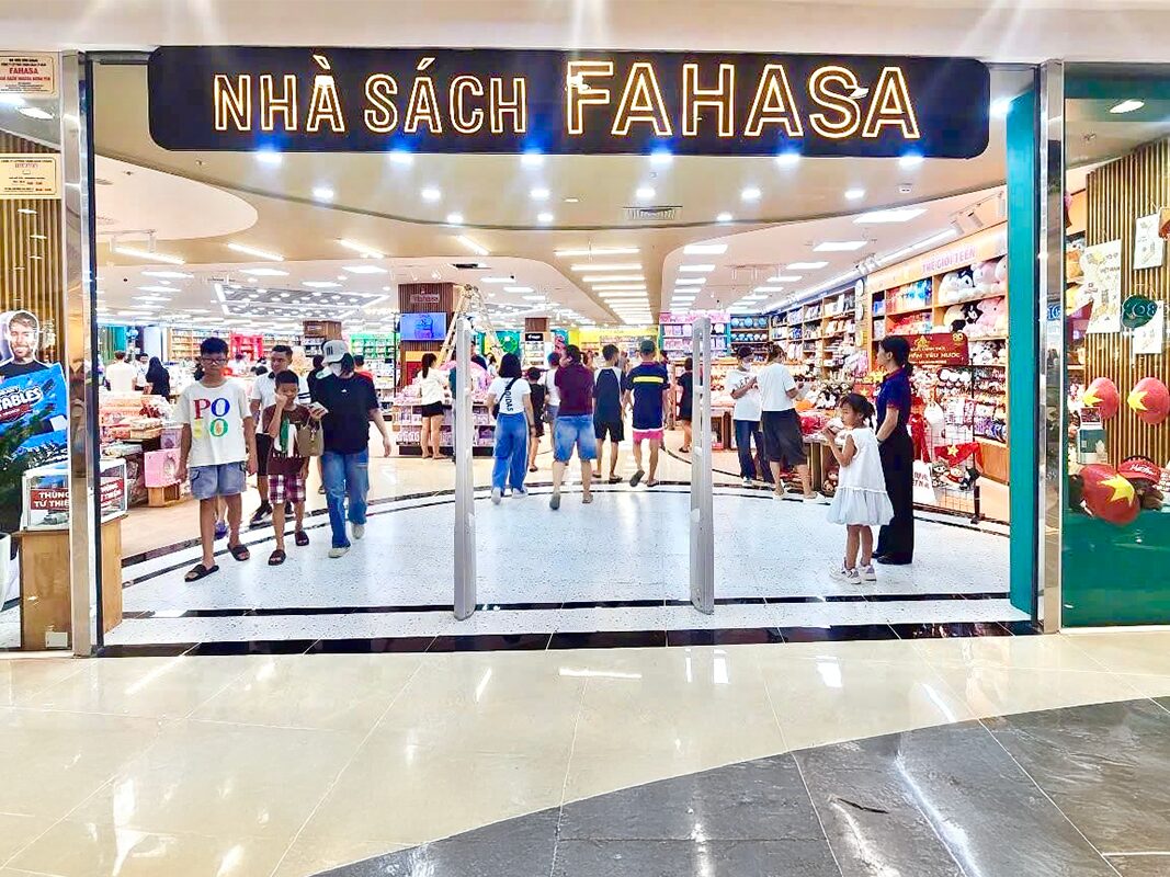 NHA SACH FAHASA HUNG YEN