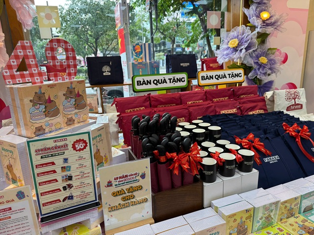 SINH NHẬT FAHASA