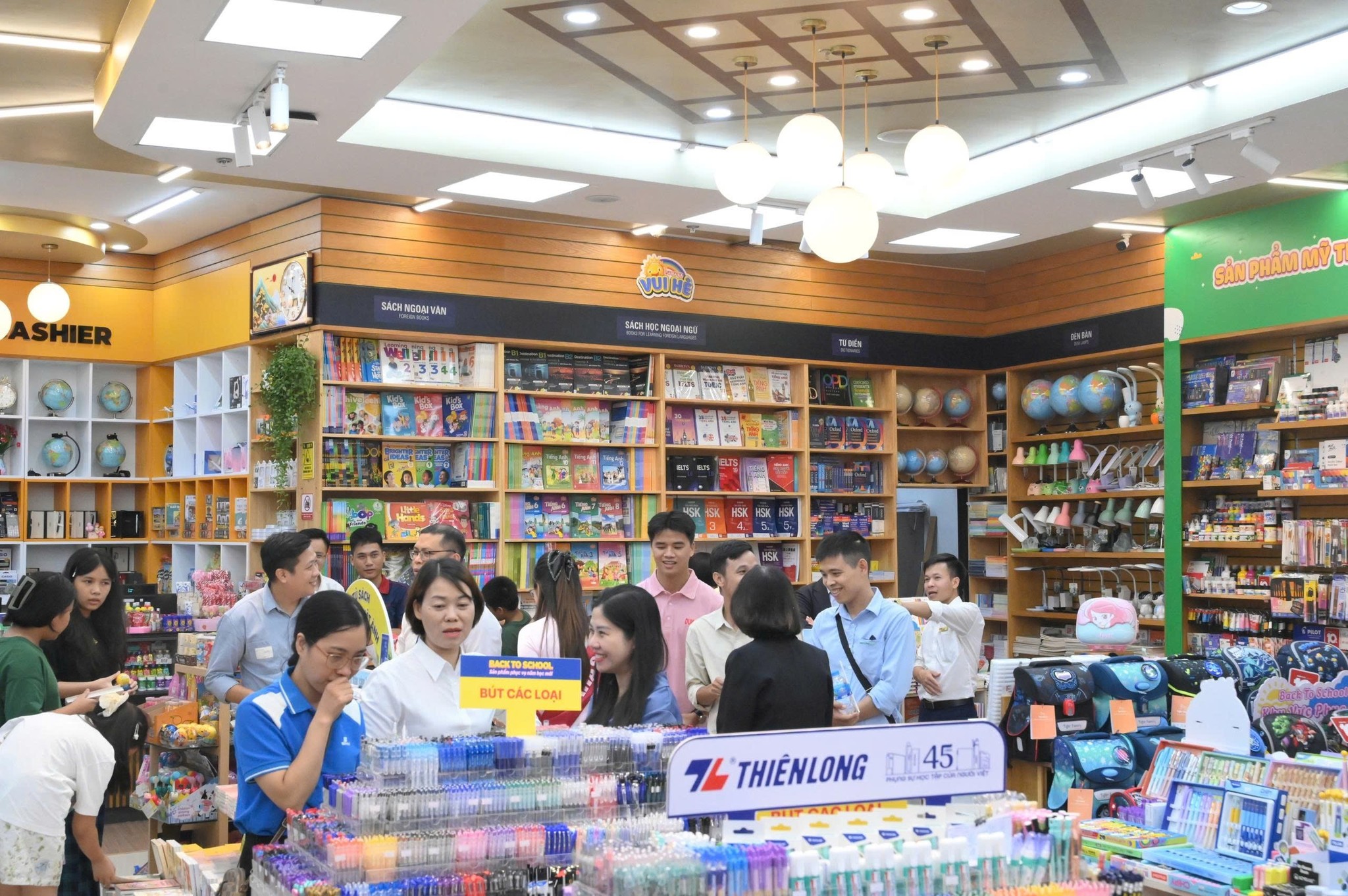 Nhà sách FAHASA Phố Hiến