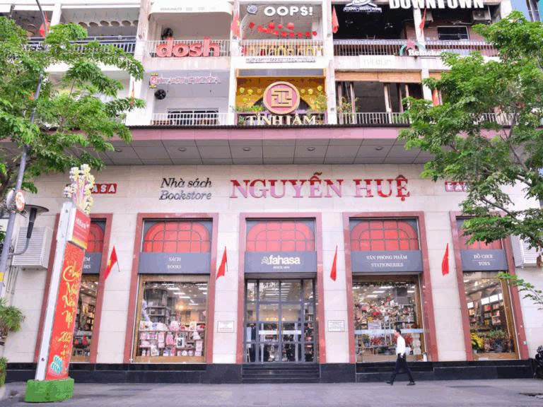 Nhà sách Nguyễn Huệ hiện nay, biểu tượng sau 49 năm không ngừng phát triển của công ty FAHASA ngay giữa lòng thành phố