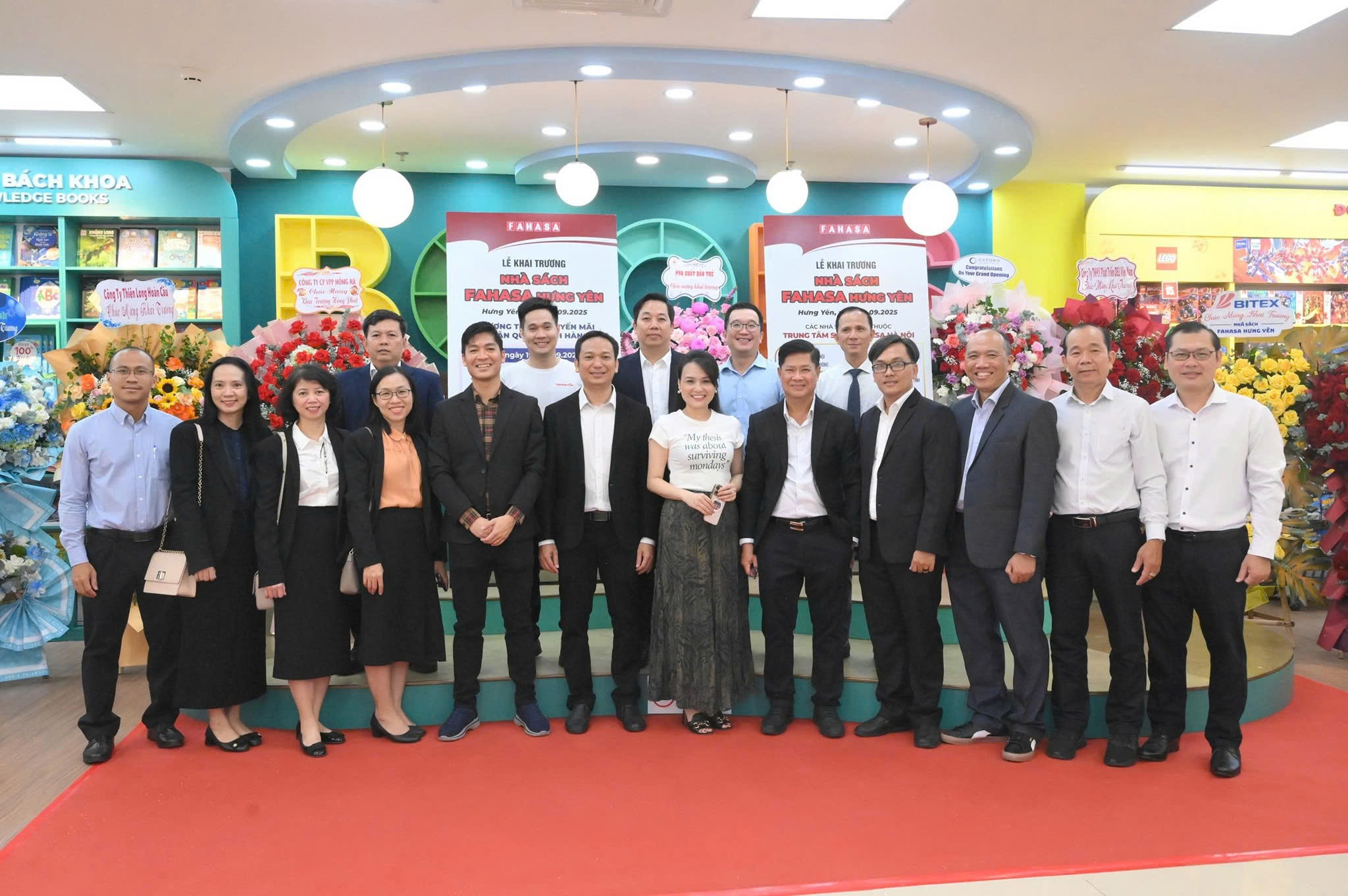 NHA SACH FAHASA HƯNG YÊN 01
