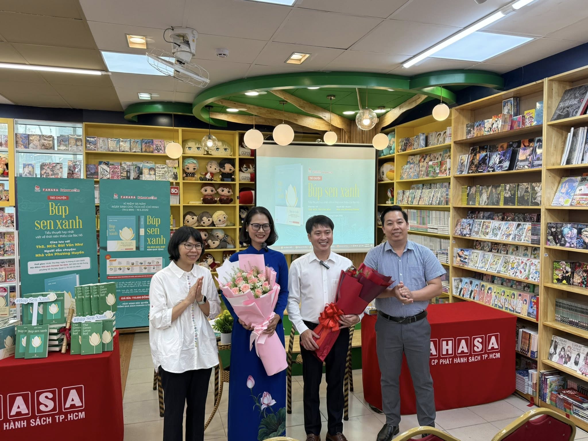 The book launch and reader meet-up for Búp Sen Xanh at FAHASA Tan Dinh Bookstore - a place that connects authors and readers through the value of knowledge.