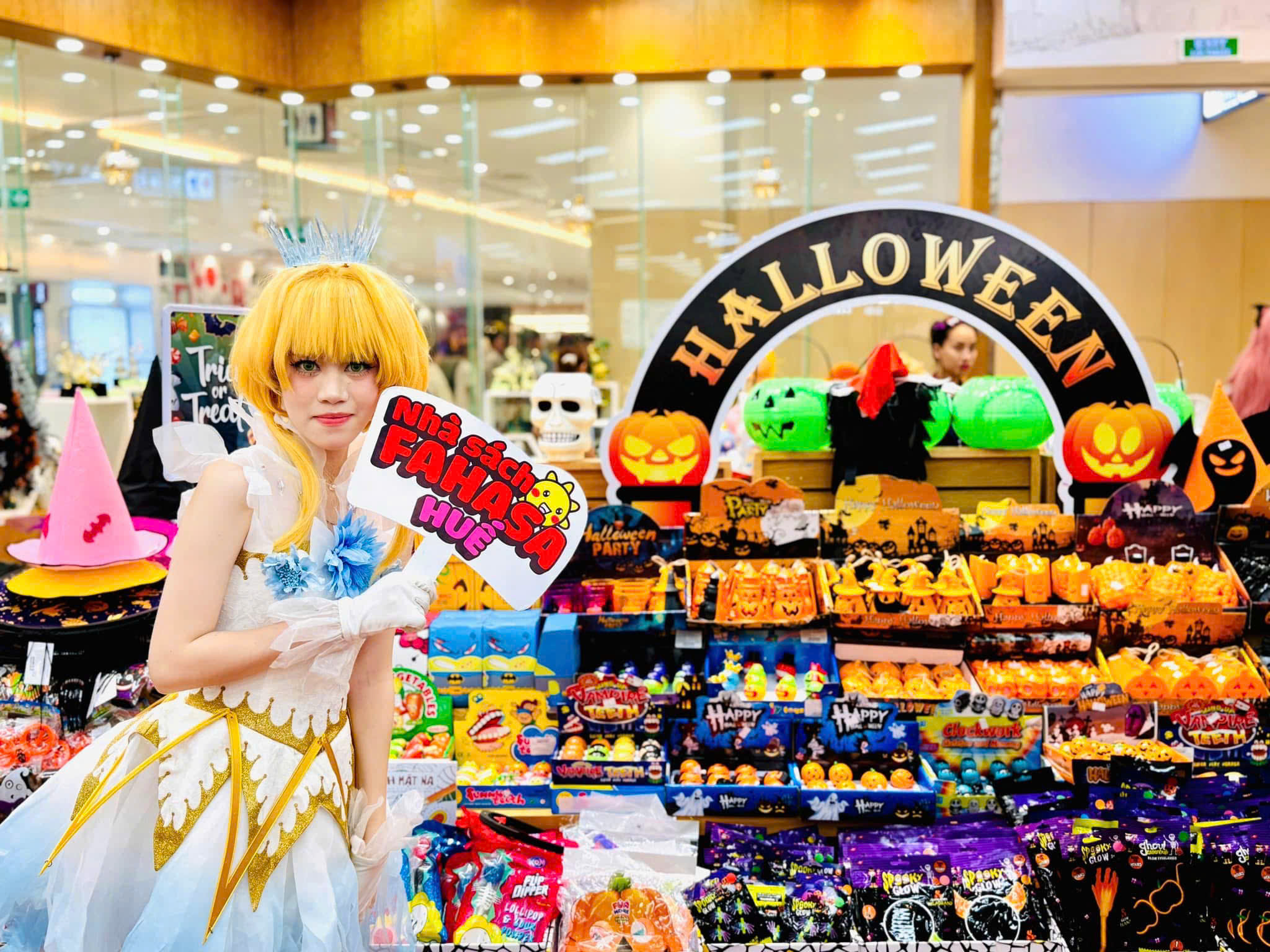 halloween NHÀ SÁCH FAHASA HUẾ