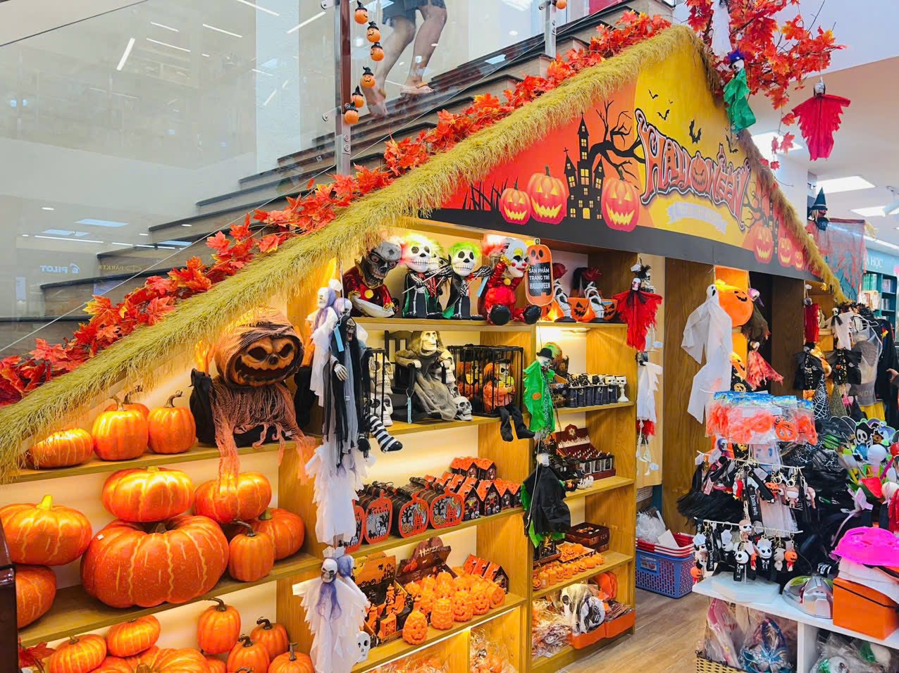 Bí Ngô Tươi - mùa halloween tại FAHASA.jpg