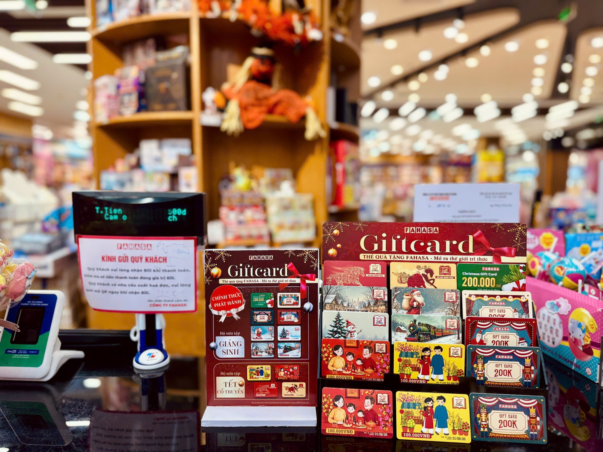 Hình ảnh tại Nhà sách FAHASA Hải Phòng Hình ảnh tại Nhà sách FAHASA Hải Phòng