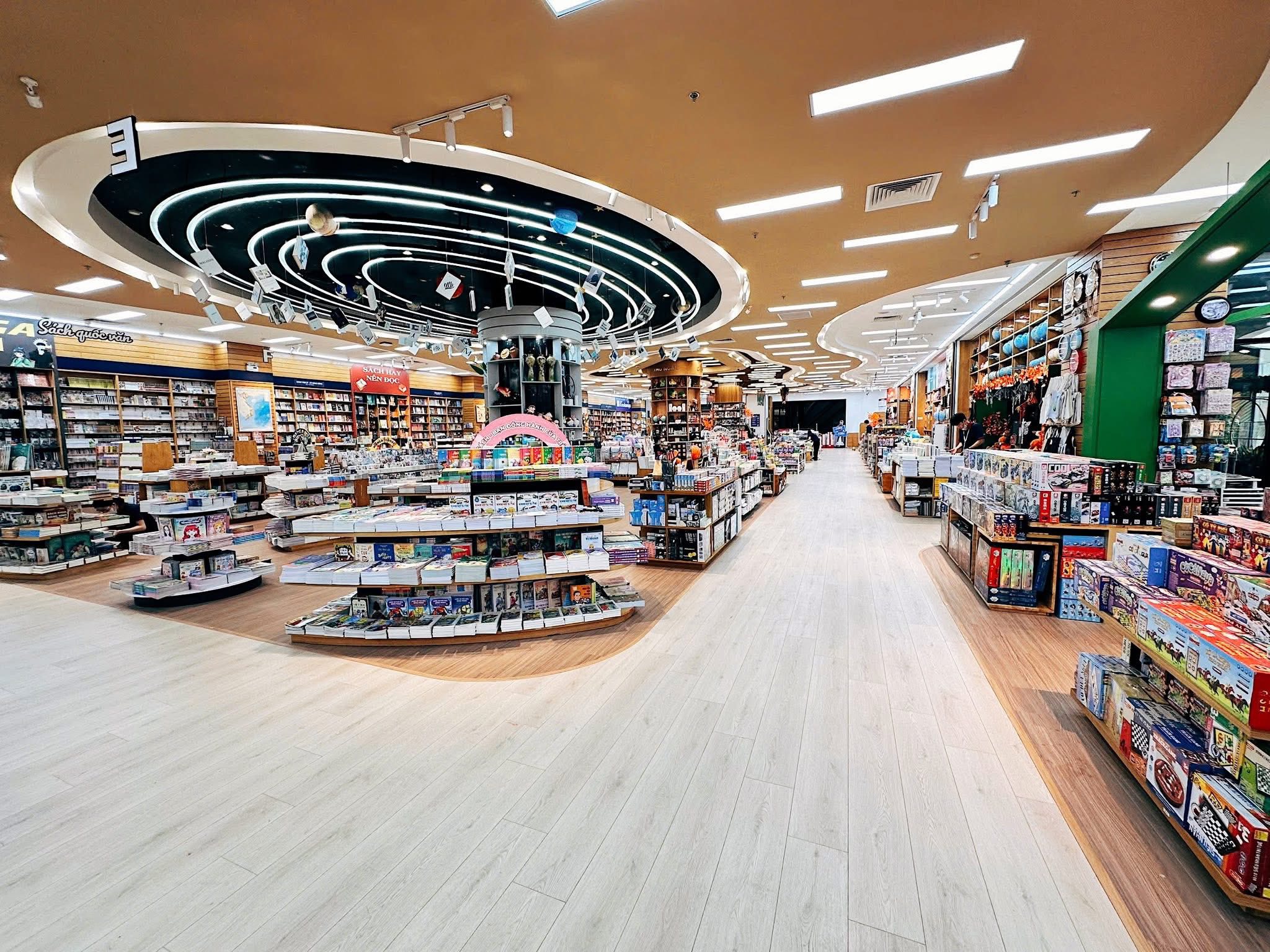 Hình ảnh Nhà sách FAHASA Vạn Phúc Hình ảnh Nhà sách FAHASA Vạn Phúc