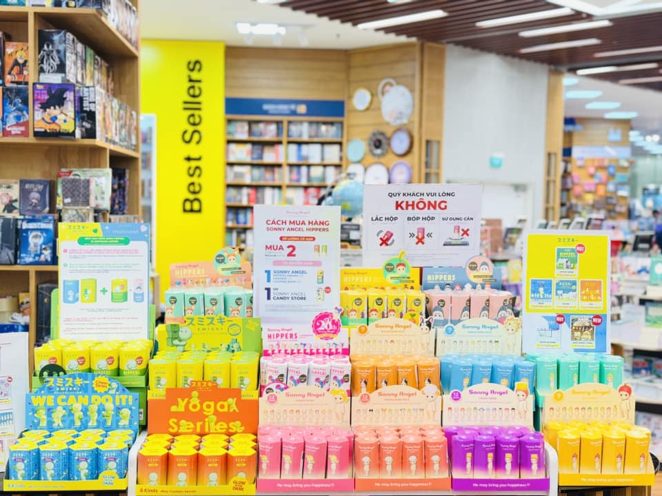 Hình ảnh tại Nhà sách FAHSSA Long Biên