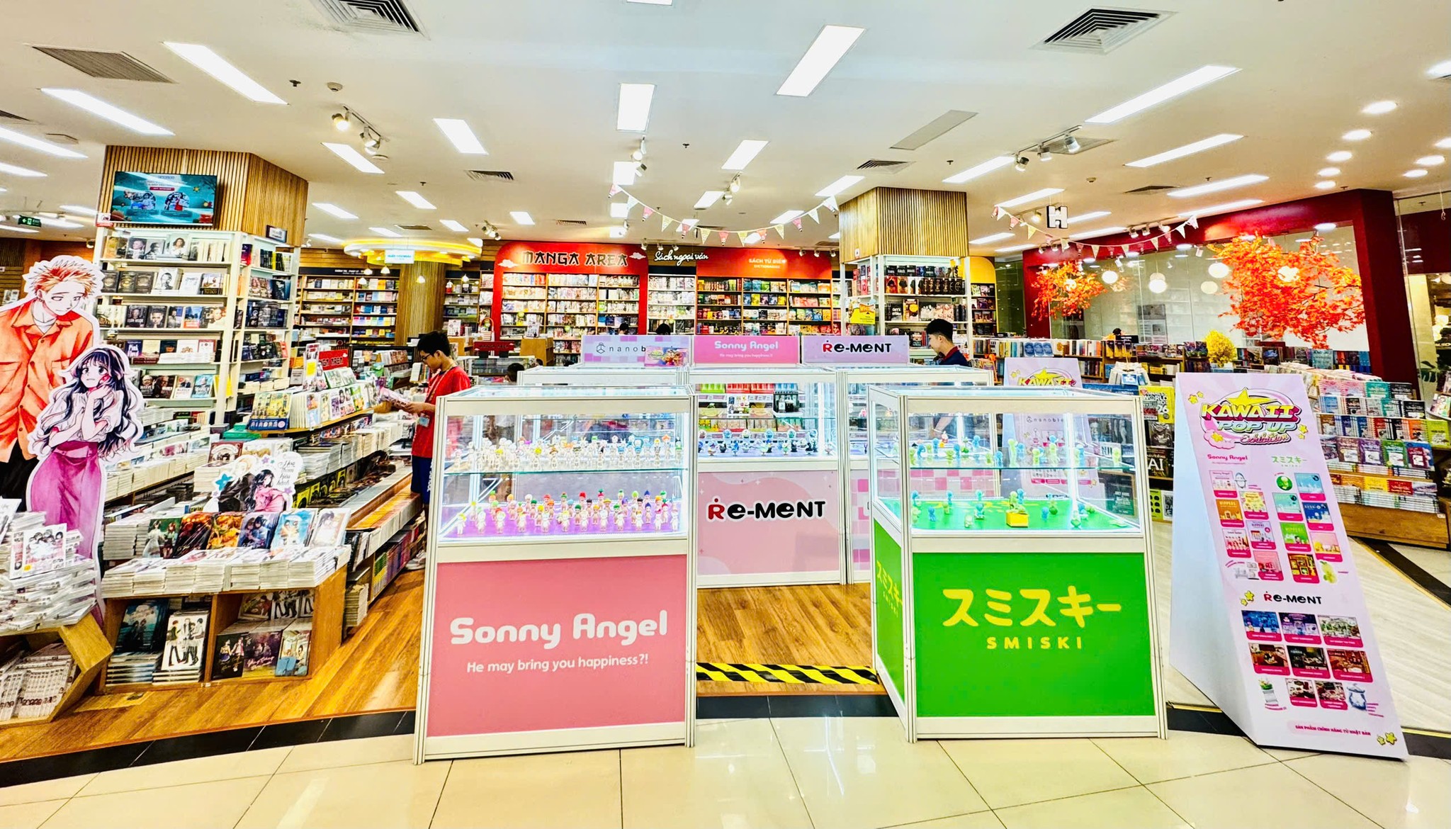 Hình ảnh tại Nhà sách FAHASA Tân Phú Hình ảnh tại Nhà sách FAHASA Tân Phú