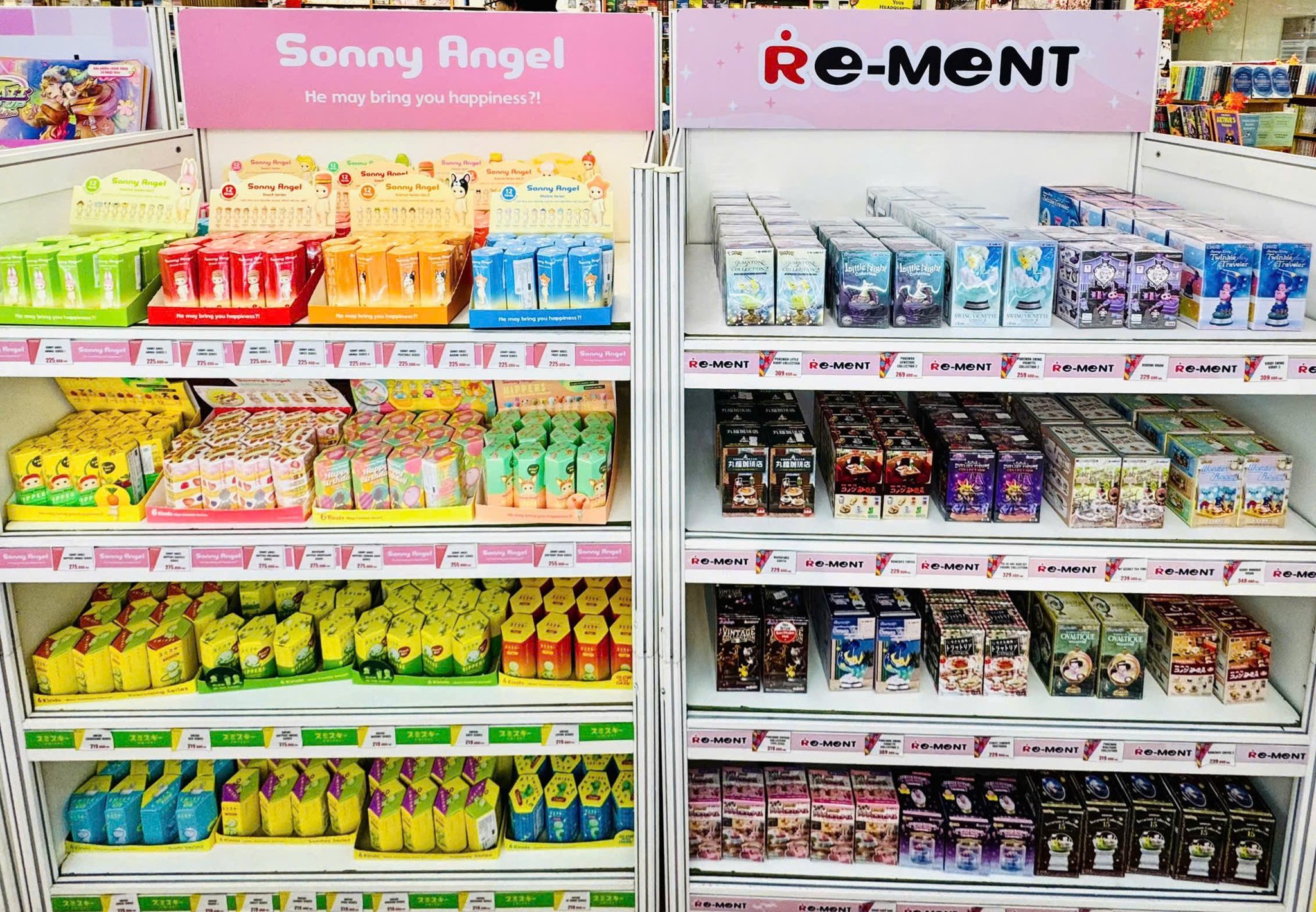 Hình ảnh tại Nhà sách FAHASA Tân Phú