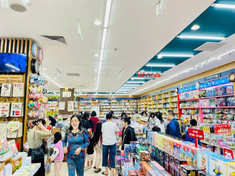 Nhà sách FAHASA Thăng Long