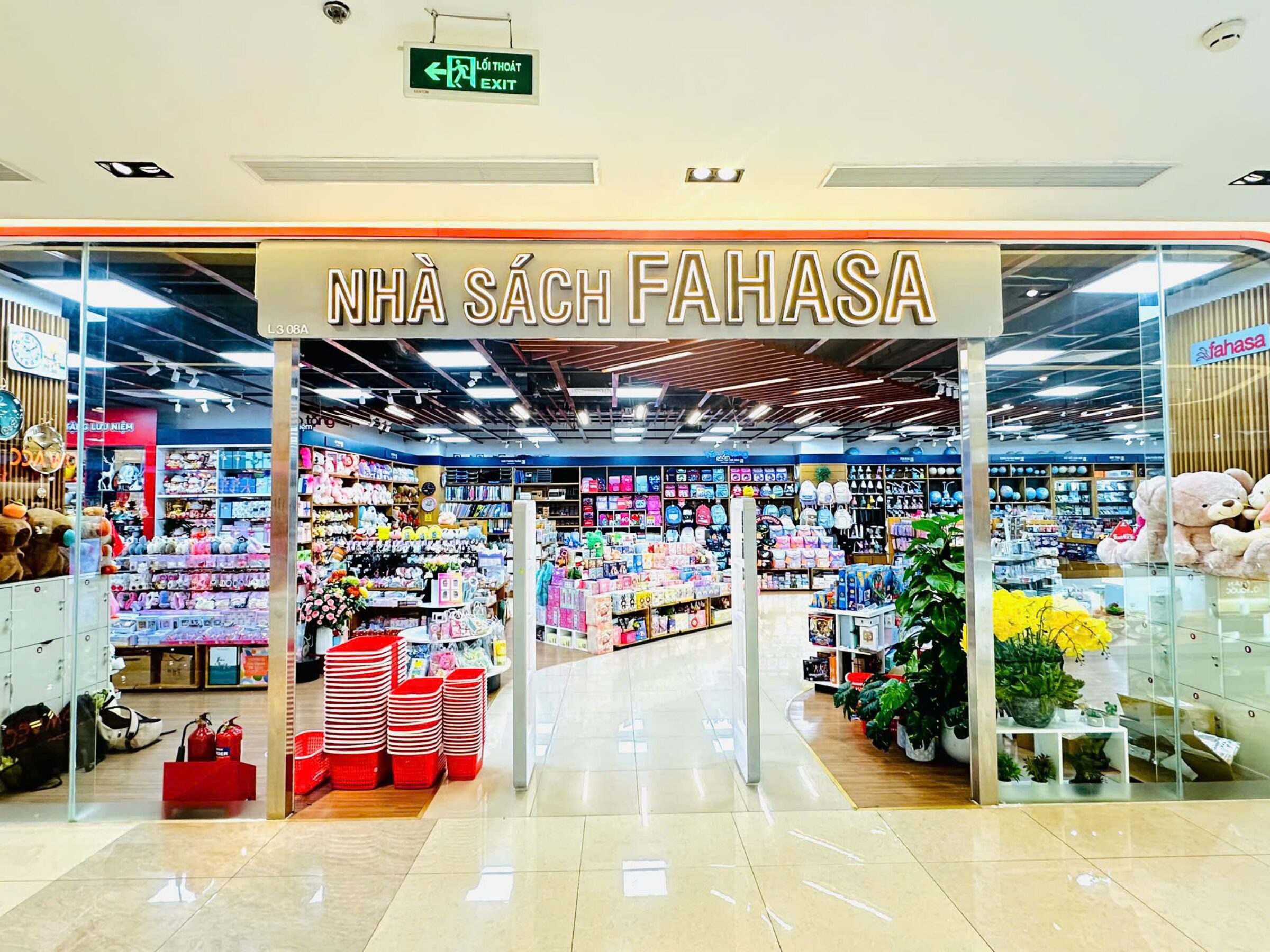 Top địa điểm FAHASA săn deal black friday cực hời tại Hà Nội: Nhà sách FAHASA Trần Duy Hưng