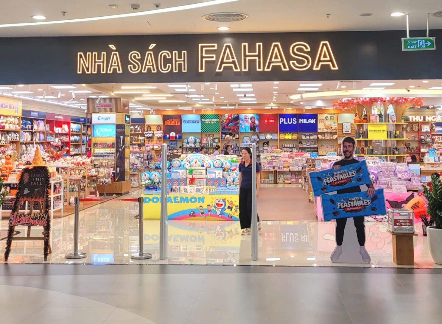 NHA SACH FAHASA VU YEN