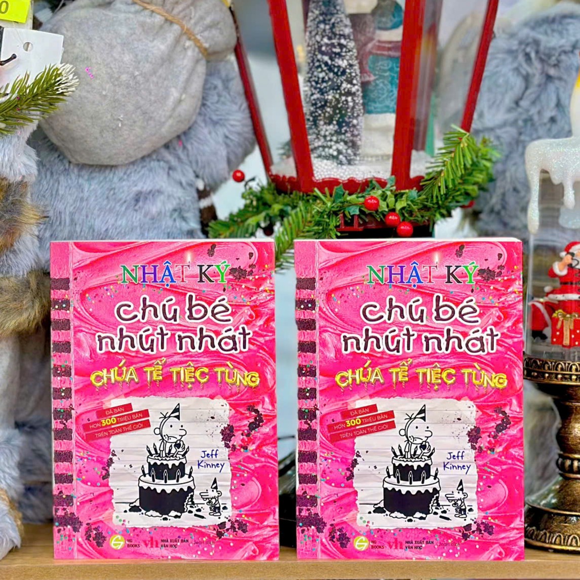 Hình ảnh tại FAHASA Hình ảnh tại FAHASA