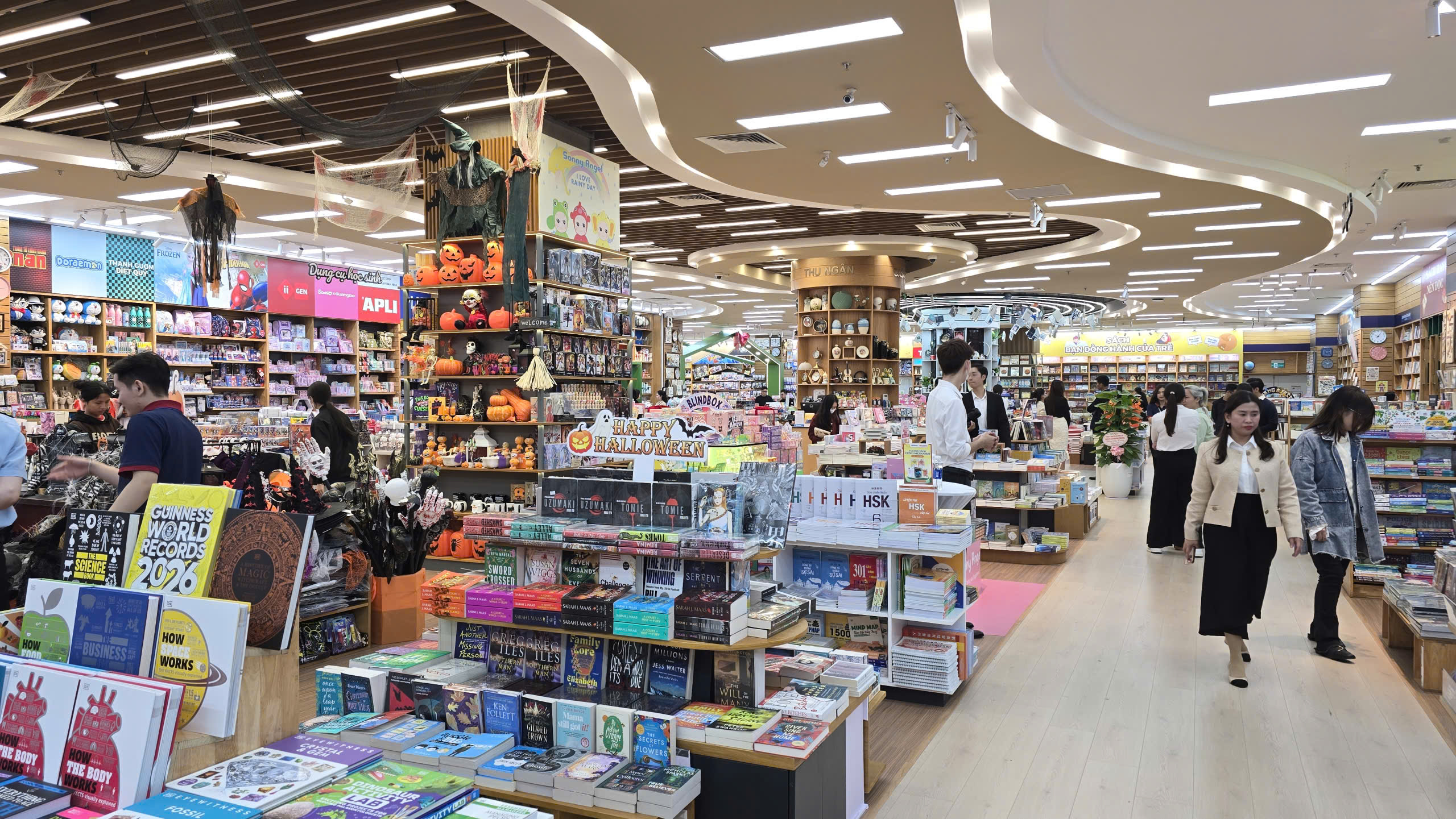 Hình ảnh Nhà sách FAHASA Vạn Phúc