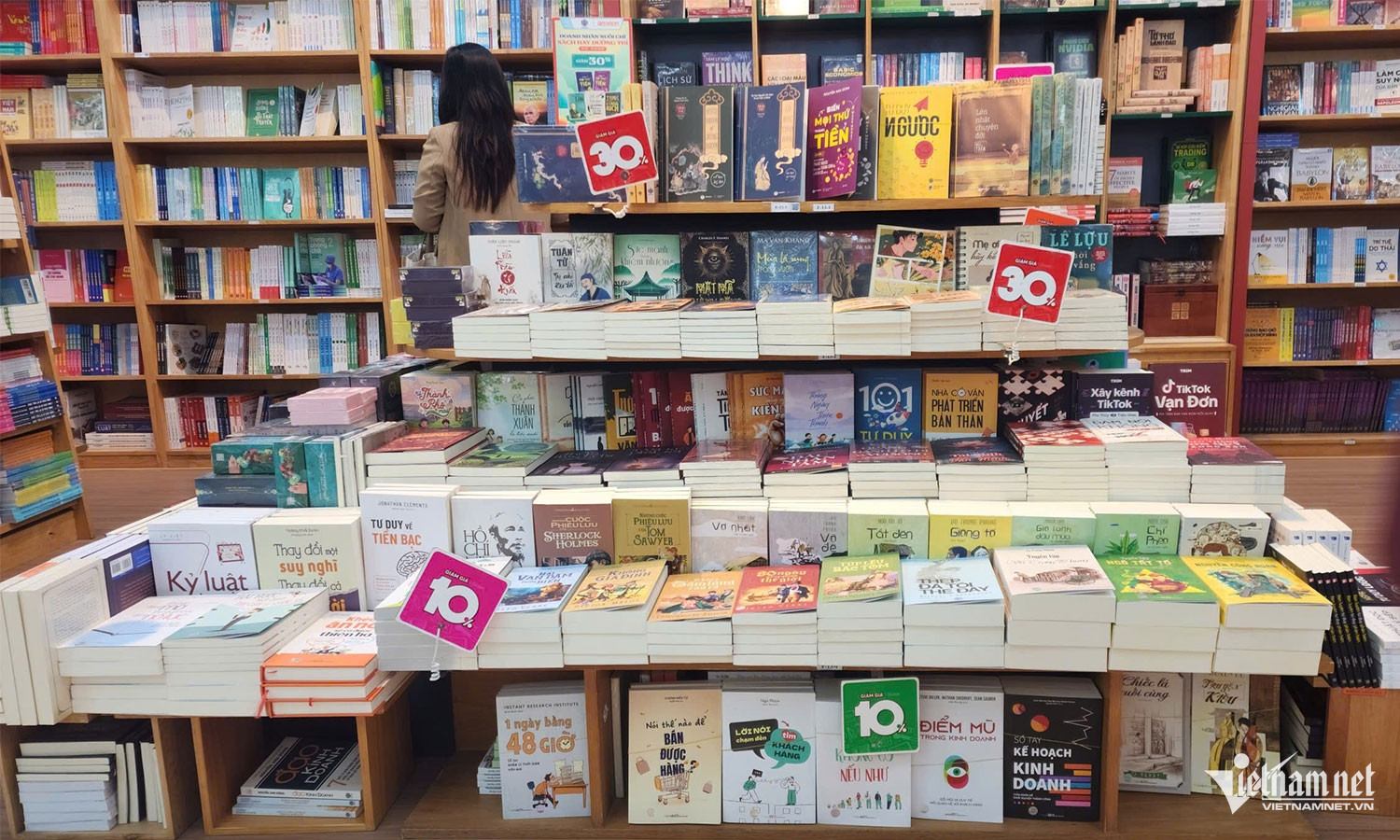 Nhà sách FAHASA Van Phuc