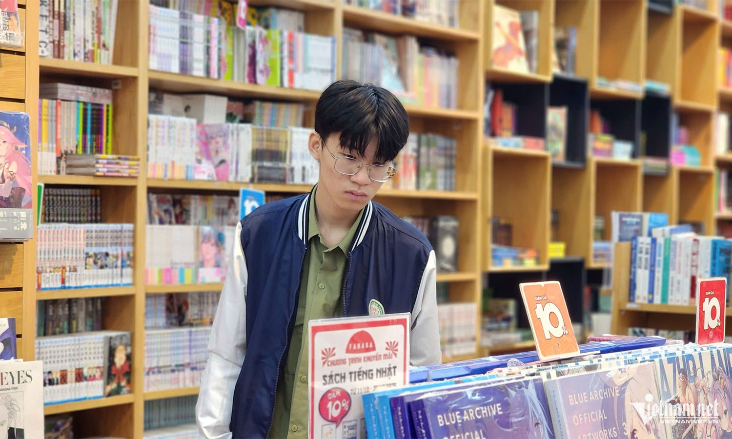 Nha sach FAHASA Van Phuc