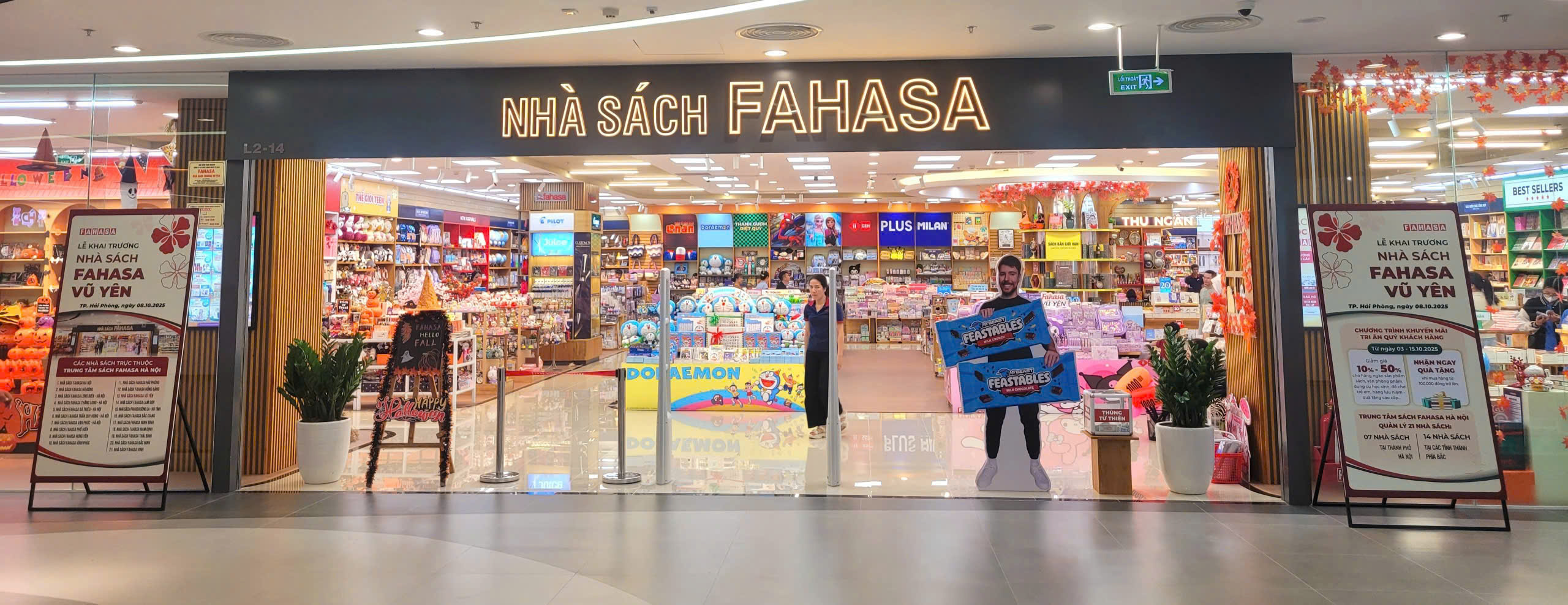 Nhà sách FAHASA Vũ Yên (2)