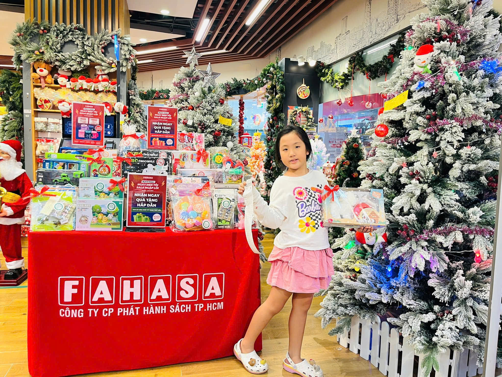 Săn deal cực cháy, rinh quà cực chất tại FAHASA BLACK FRIDAY