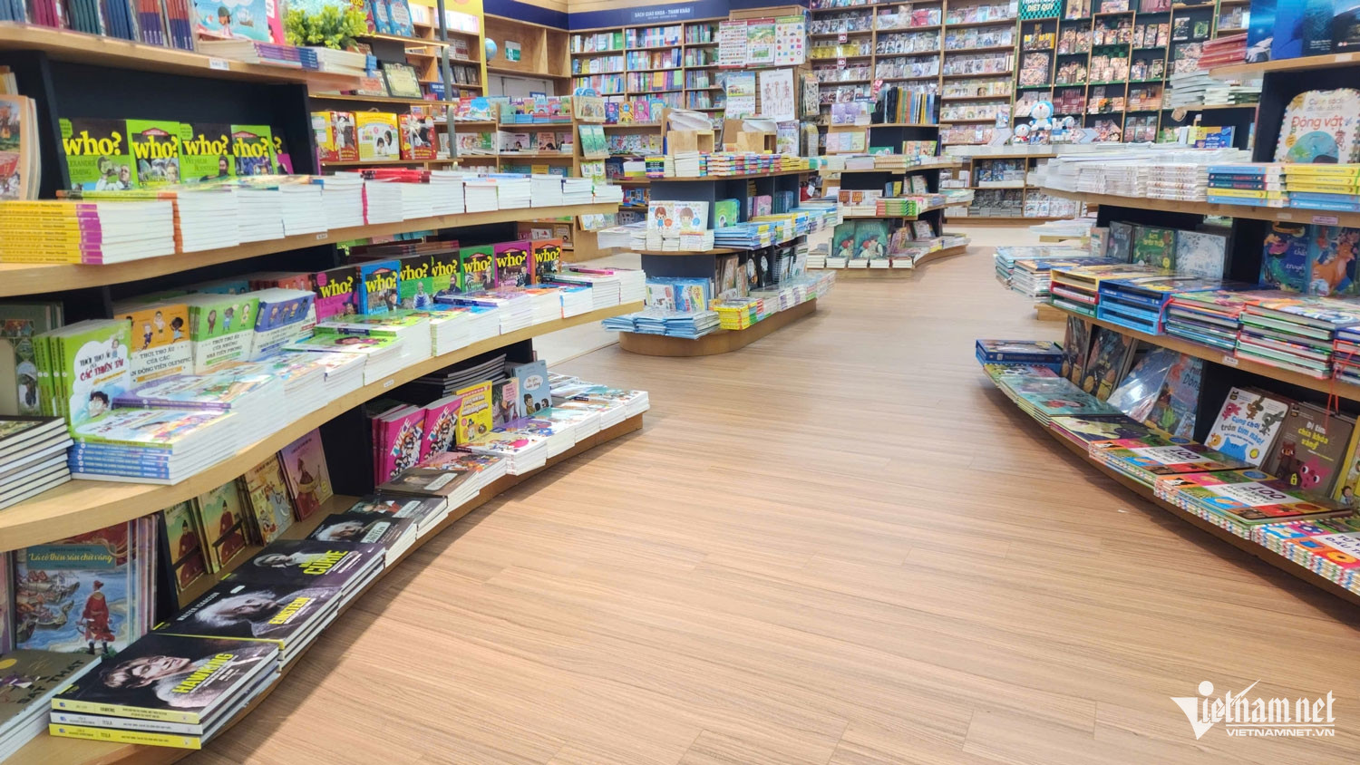 nhà sách fahasa vạn phúc