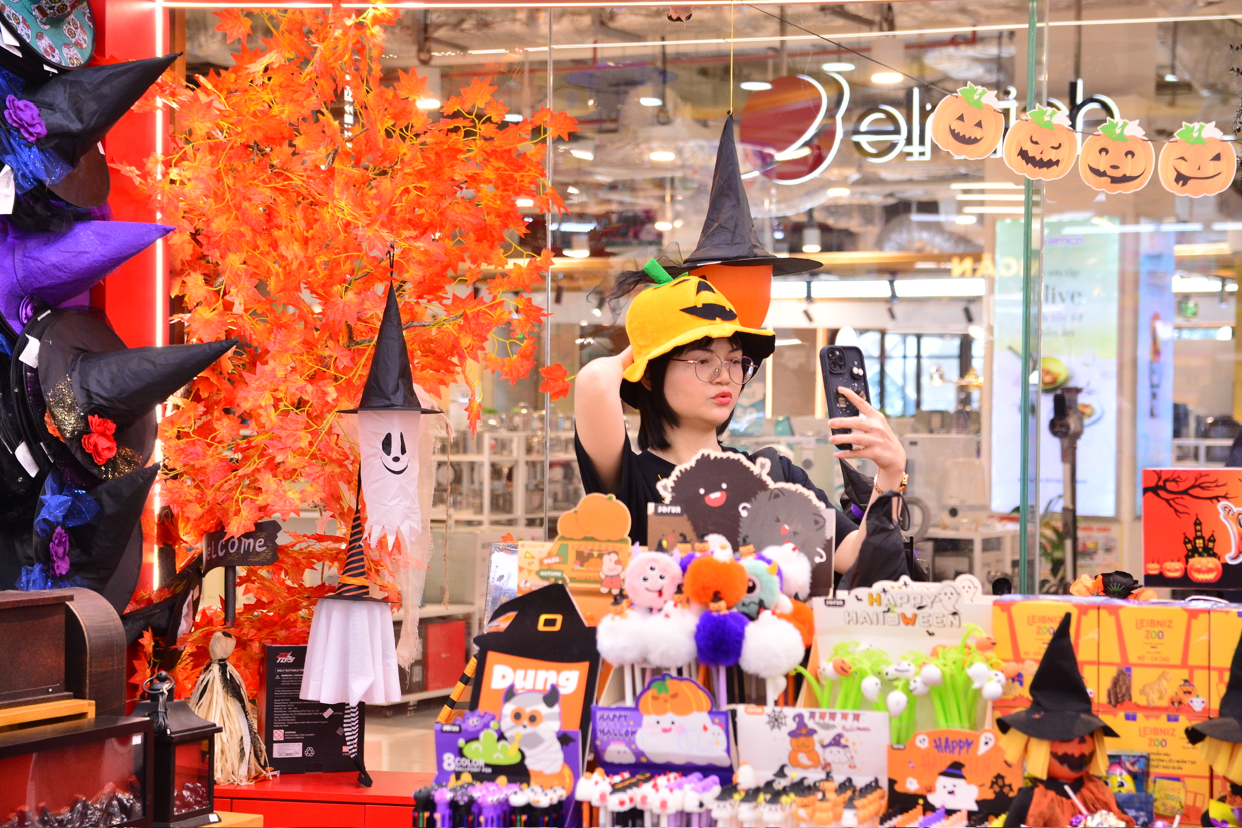 Nhà sách FAHASA Tân An - Góc Halloween ấm áp giữa miền Tây Nhà sách FAHASA Tân An - Góc Halloween ấm áp giữa miền Tây